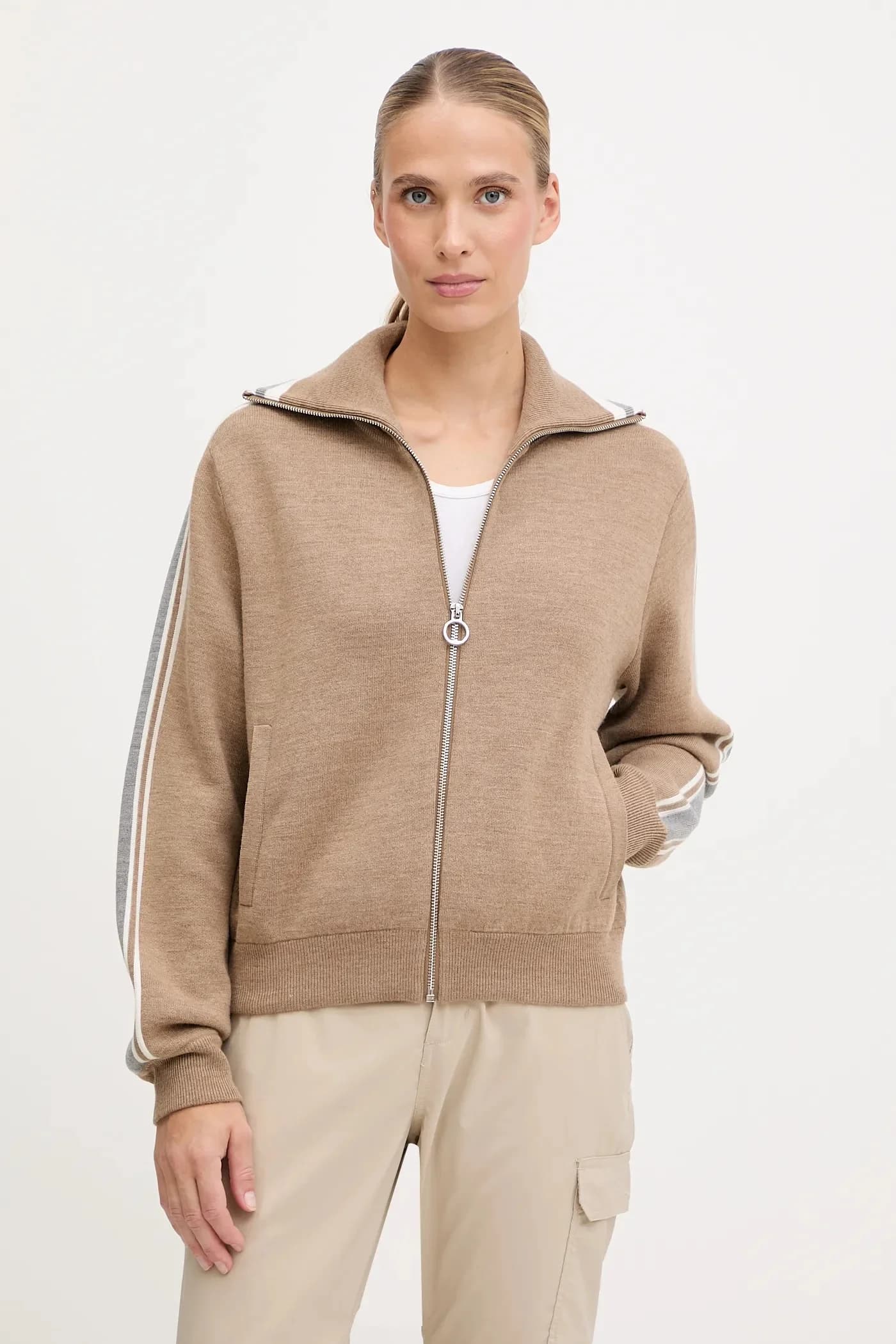 Кардиган из шерсти Benada