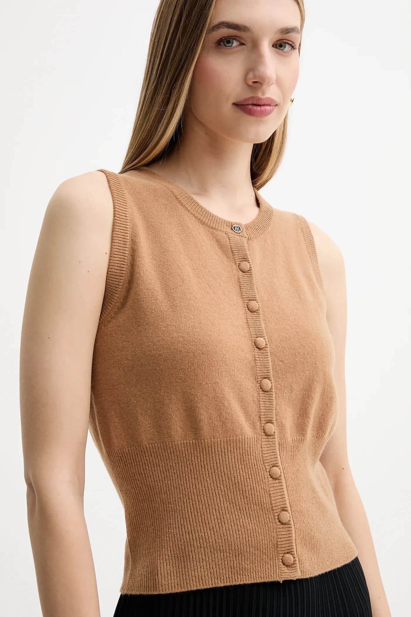 Шерстяной жилет - фото 4