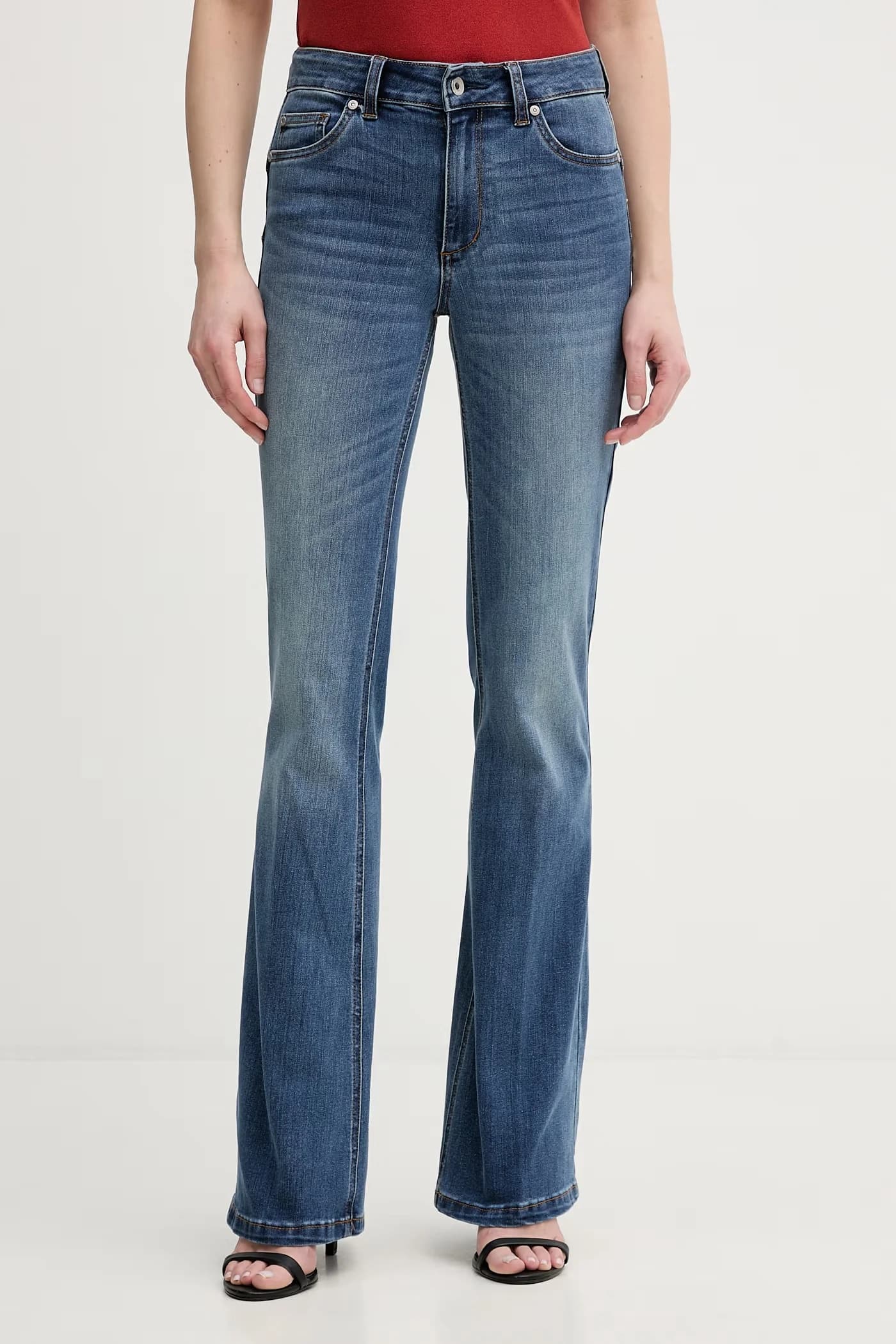 Женские джинсы-клеш