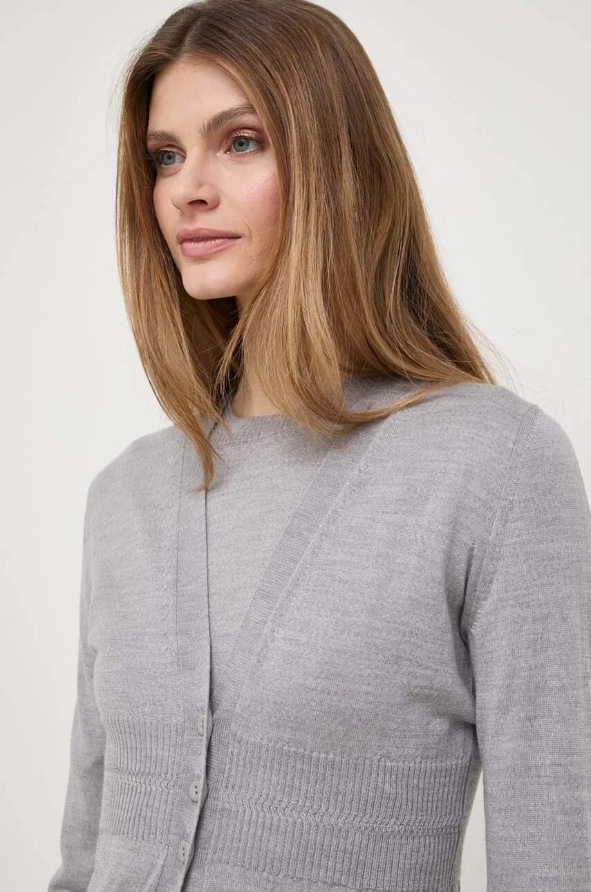 Футболка и шерстяной кардиган - фото 6