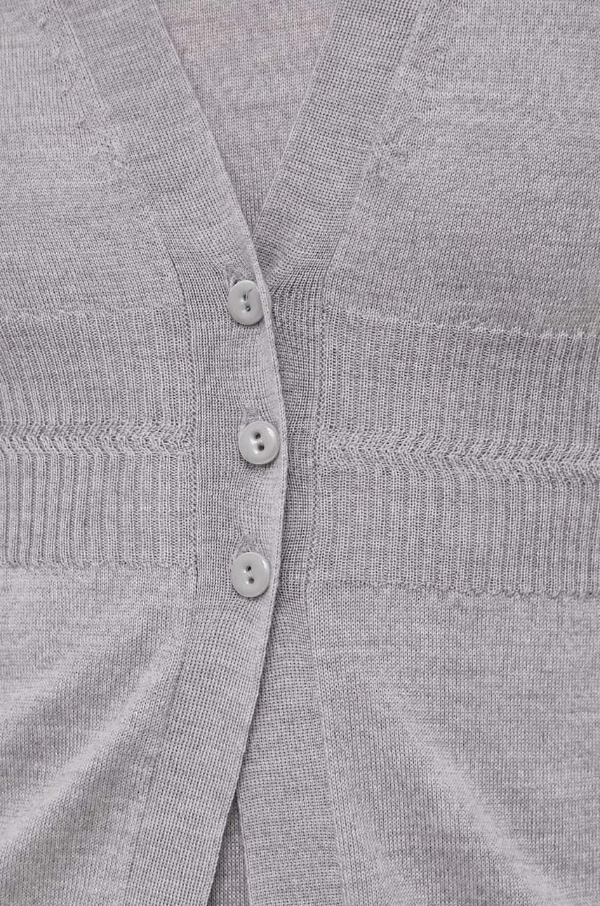 Футболка и шерстяной кардиган - фото 7