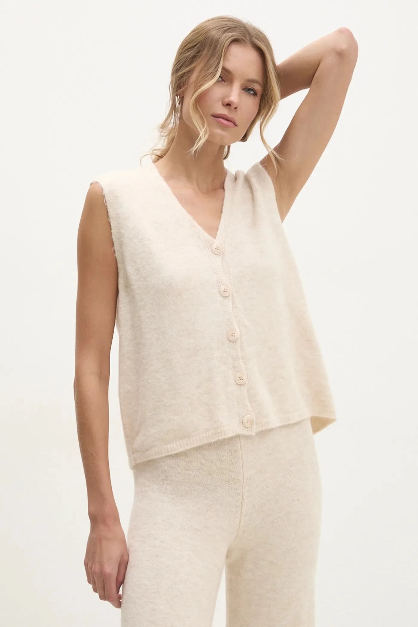 Шерстяной жилет