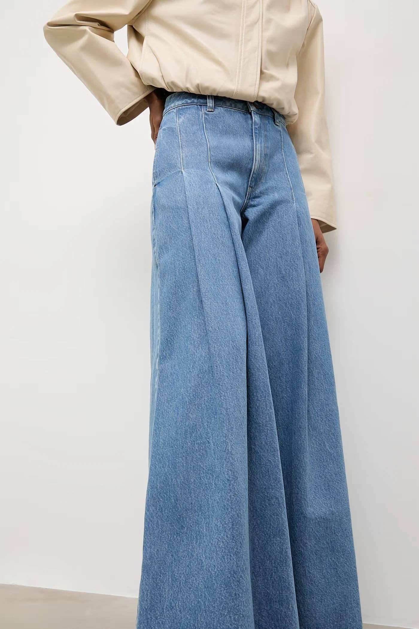 Женские широкие джинсы