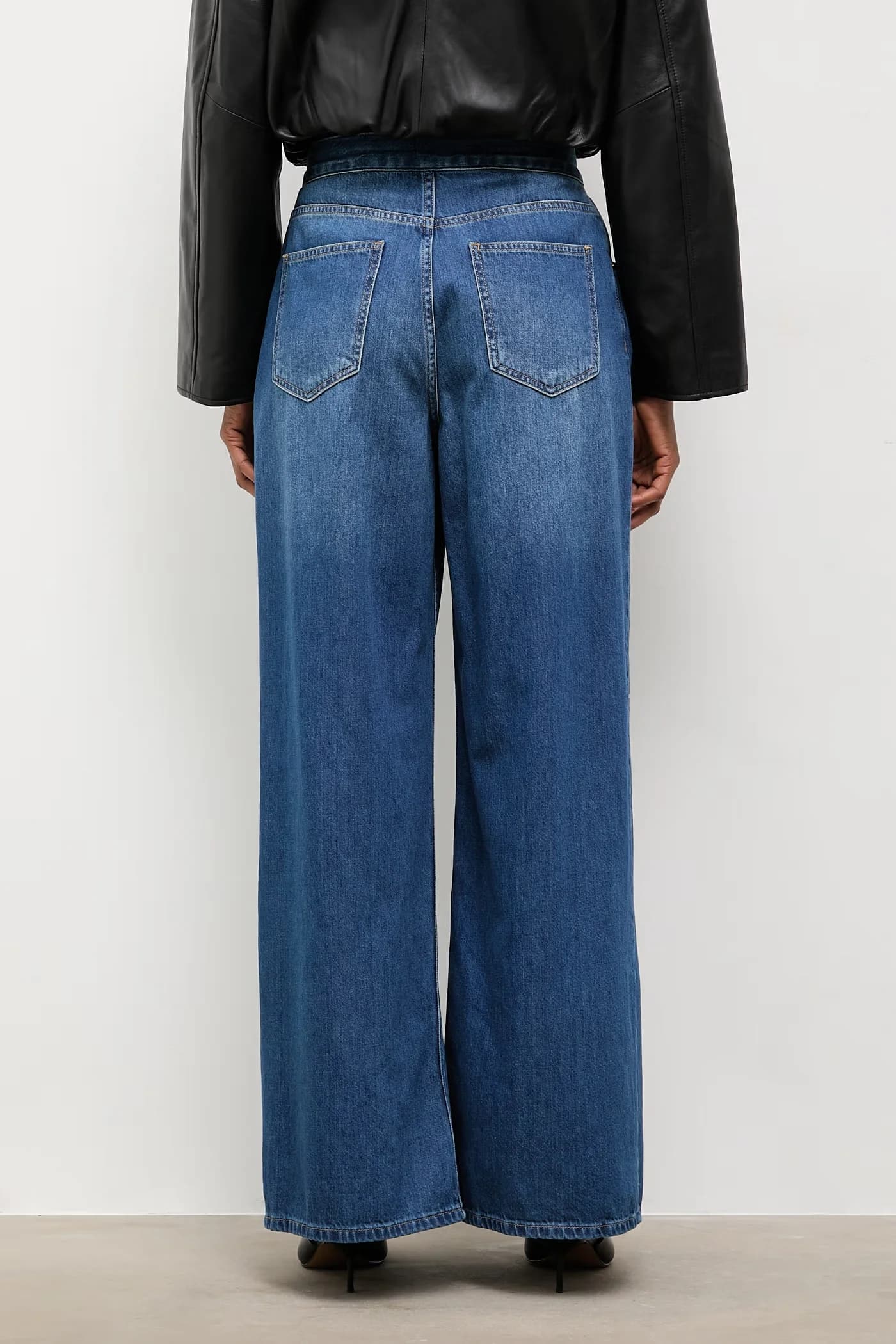 Женские широкие джинсы - фото 3