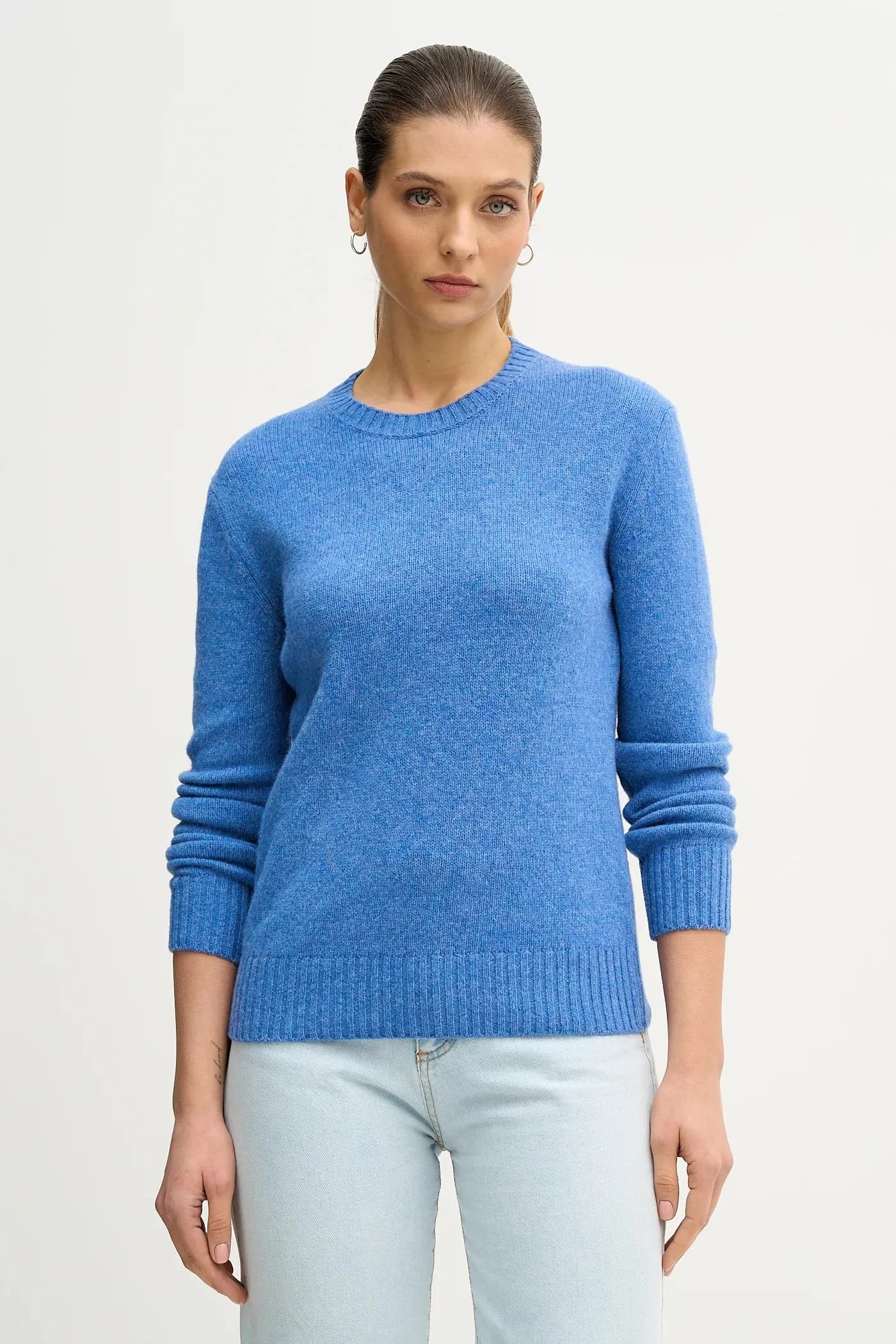 Шерстяной свитер