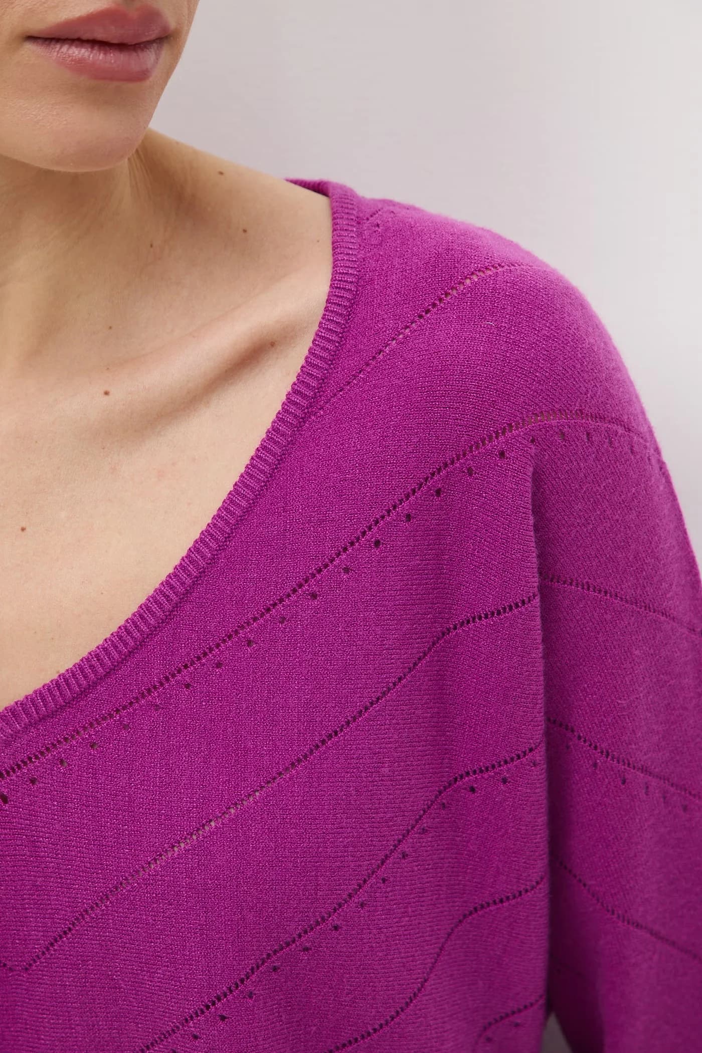 Женский ажурный свитер - фото 5