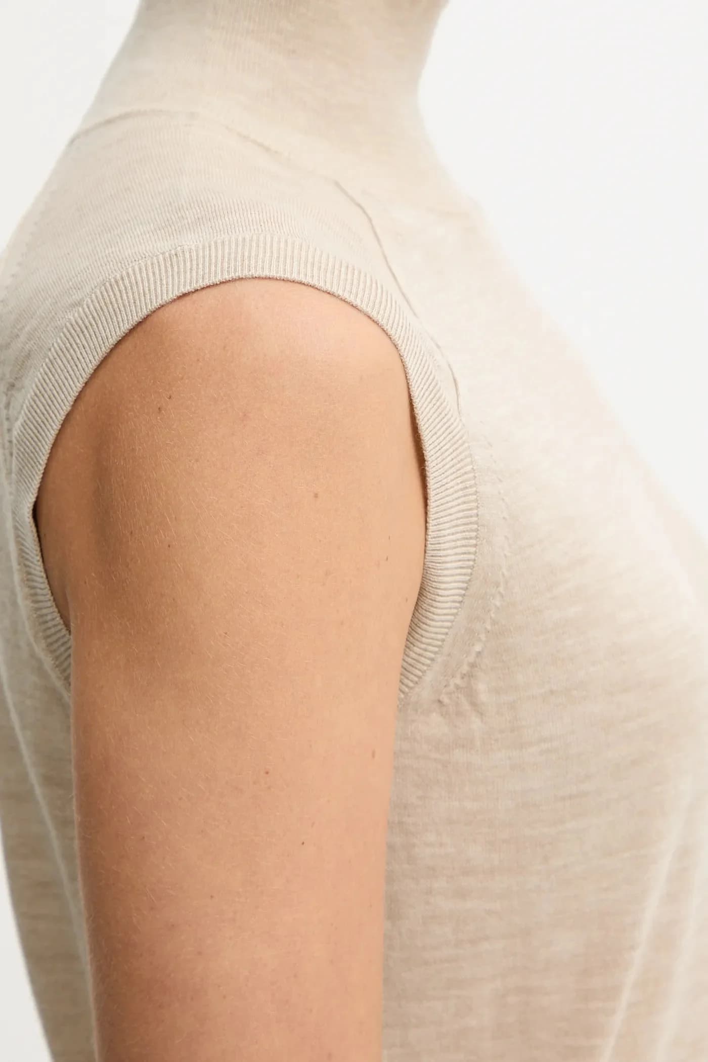 жилет из шерсти фипини - фото 6