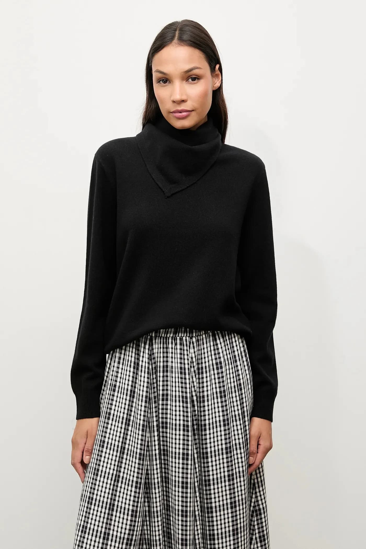 Свитер из мериносовой шерсти с шарфом