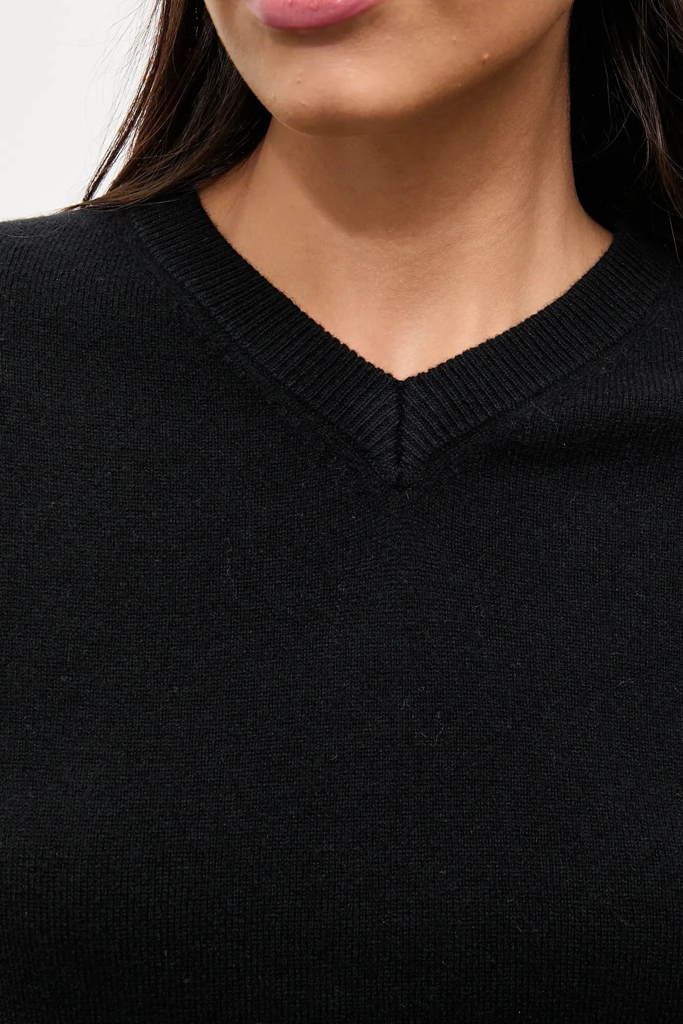 Свитер из мериносовой шерсти с шарфом - фото 6