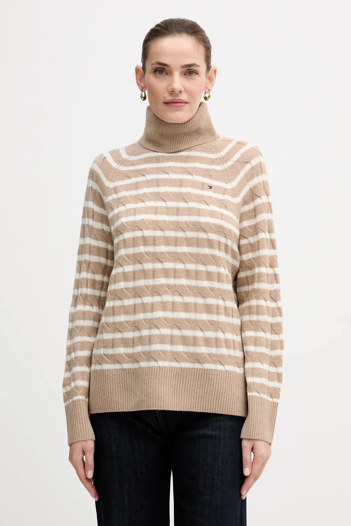 Шерстяной свитер