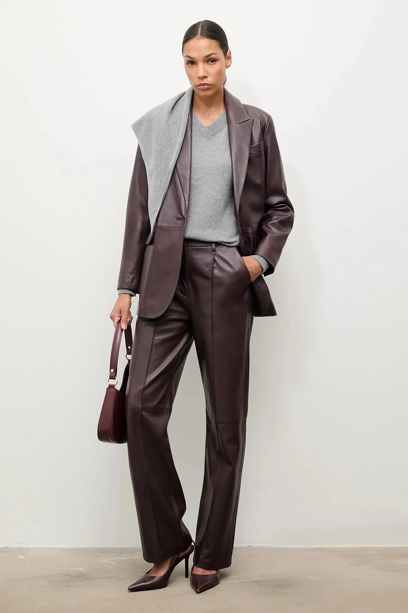 Свитер из мериносовой шерсти с шарфом