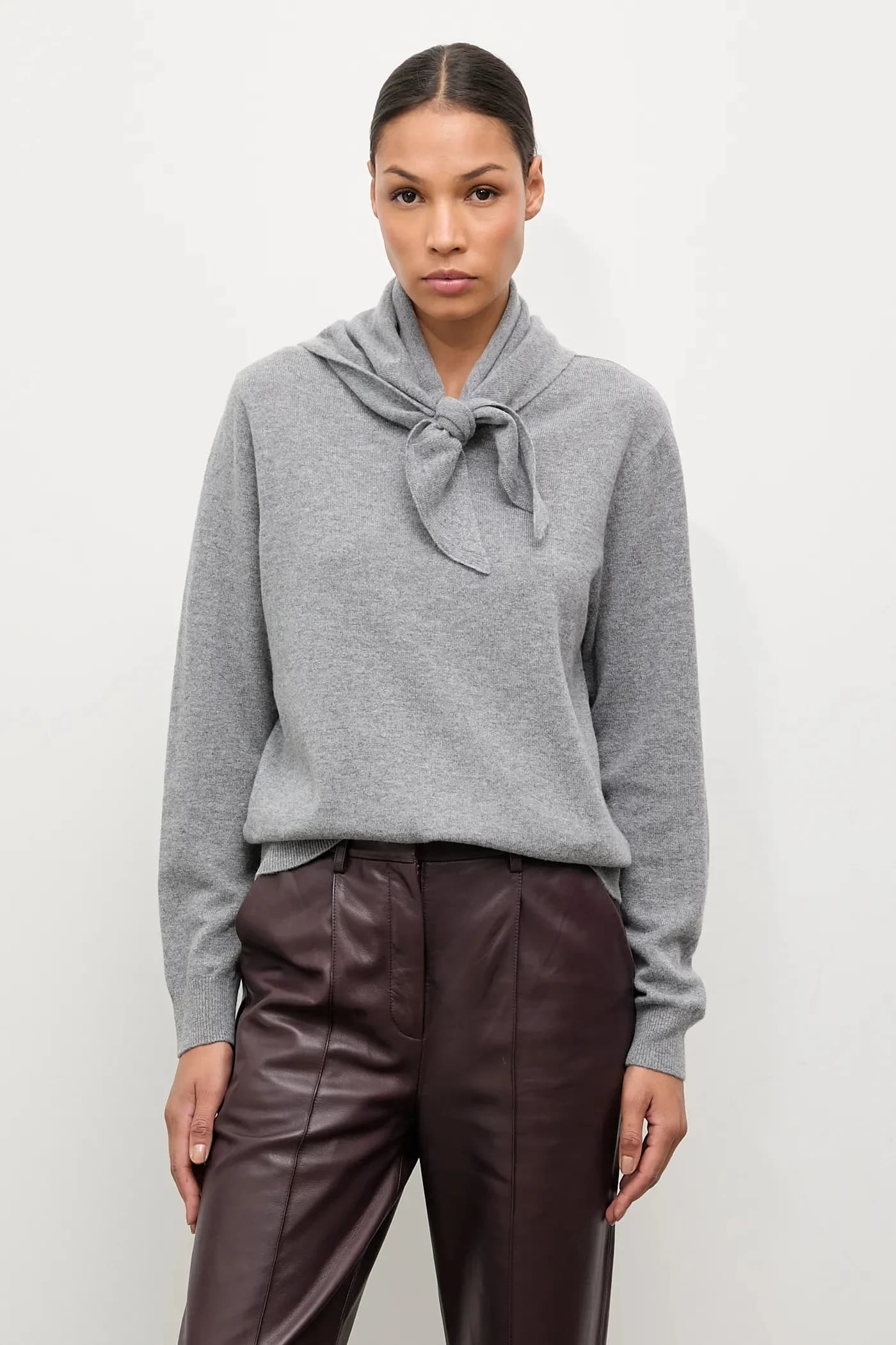 Свитер из мериносовой шерсти с шарфом - фото 4