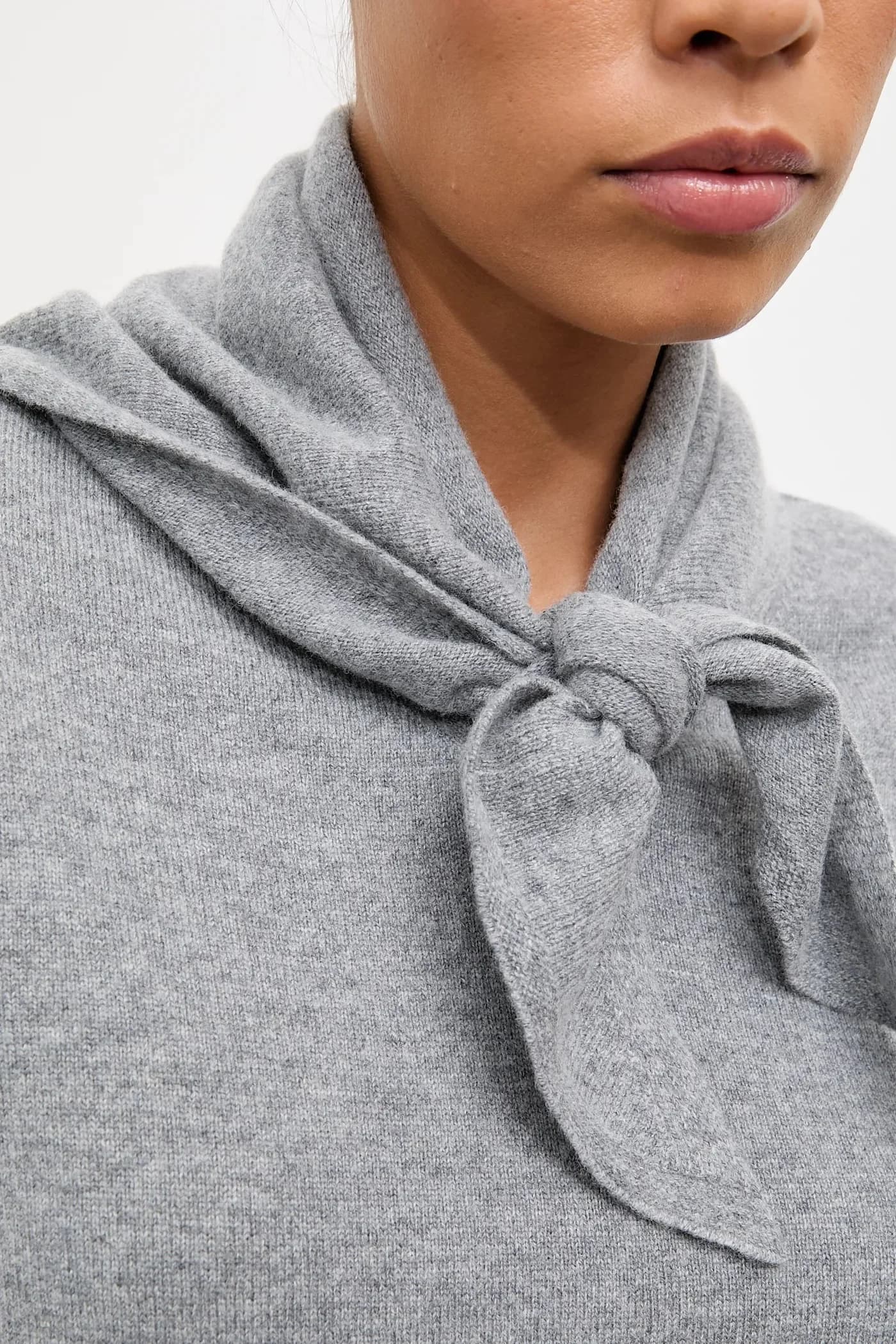 Свитер из мериносовой шерсти с шарфом - фото 6