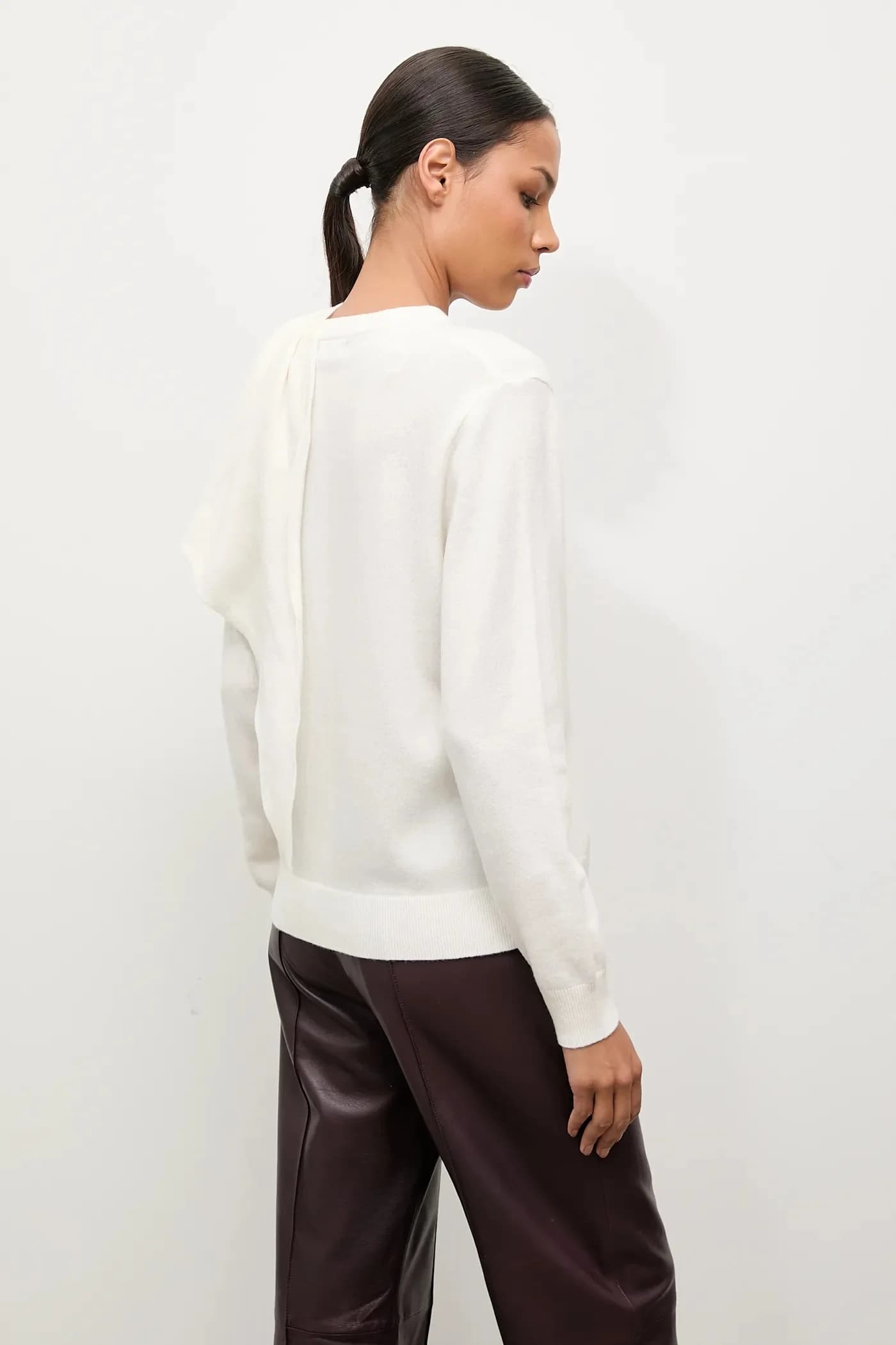 Свитер из мериносовой шерсти с шарфом - фото 3