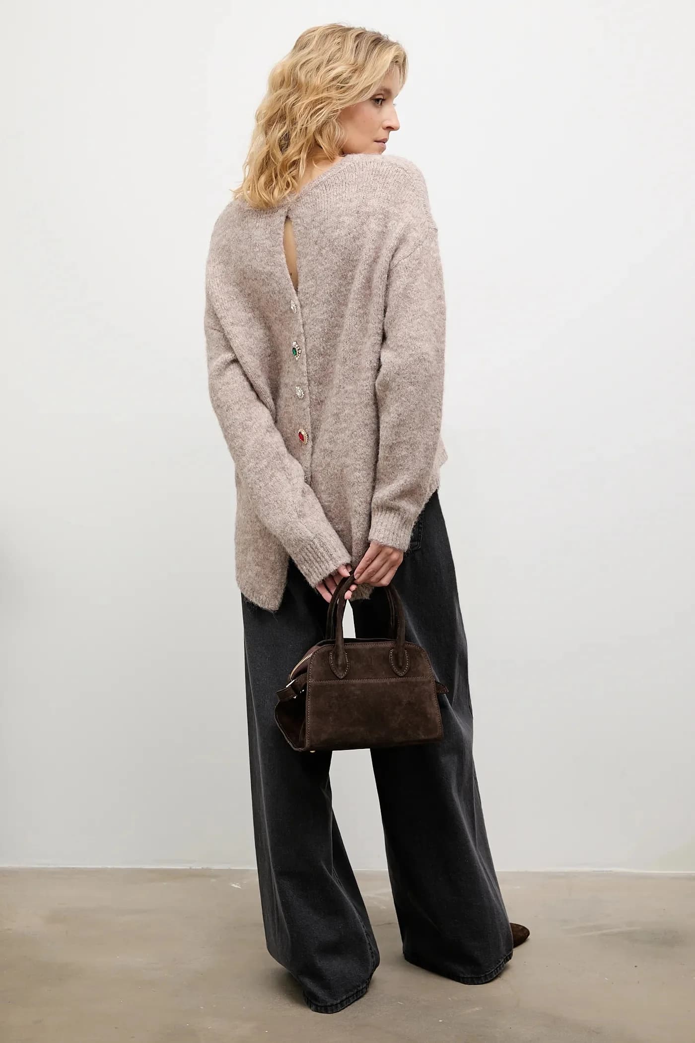 Шерстяной свитер