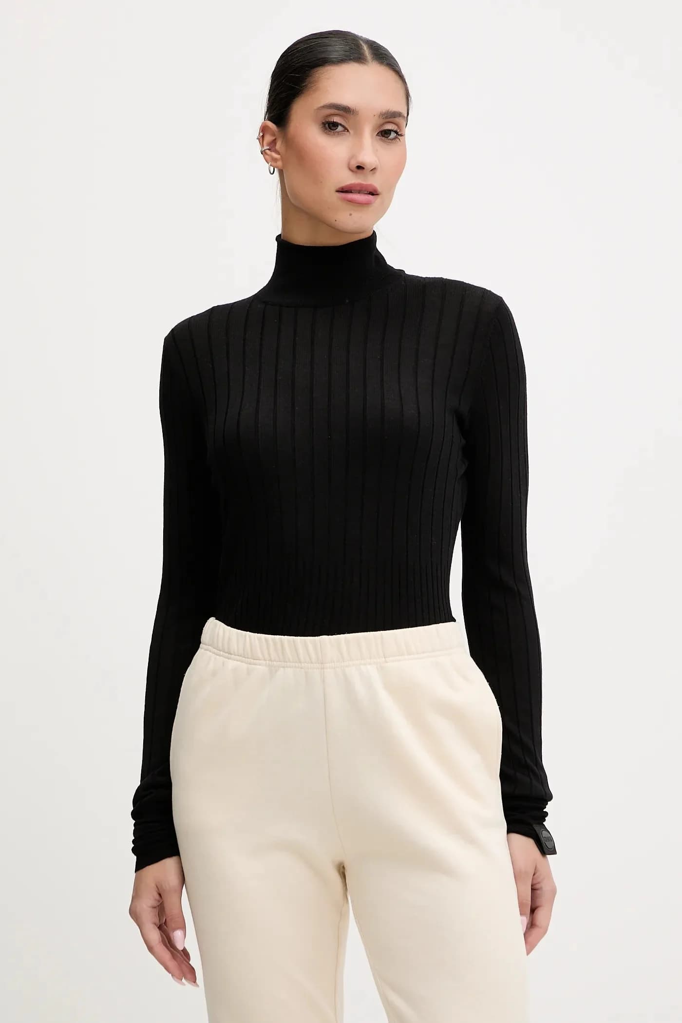 Шерстяной свитер