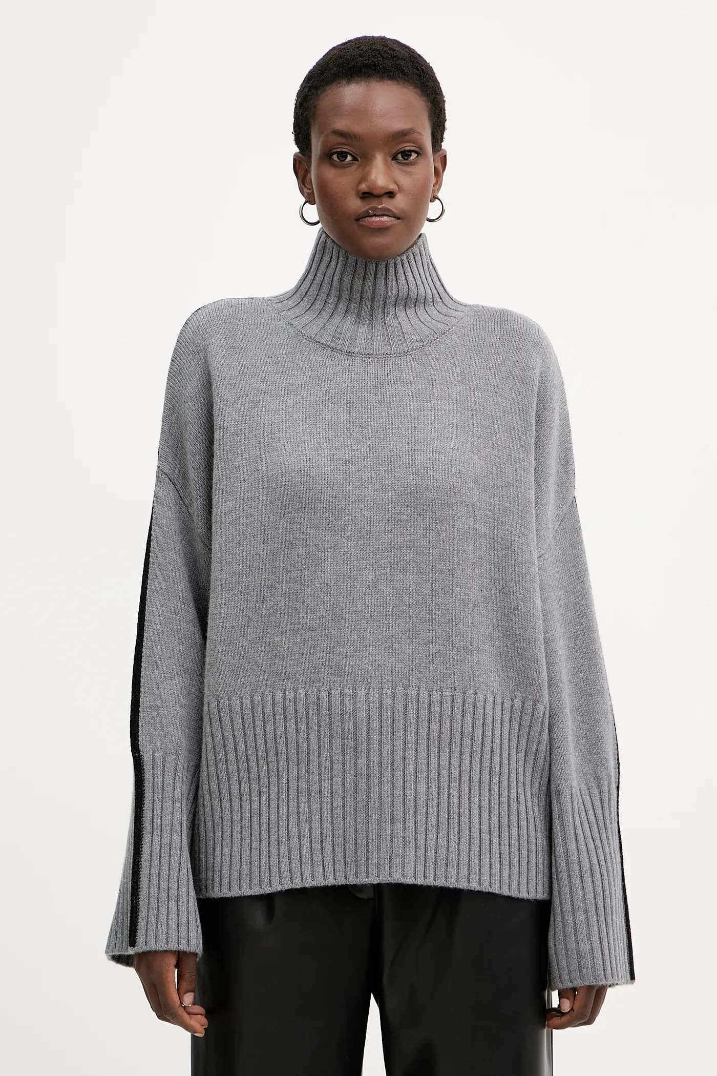 Шерстяной свитер