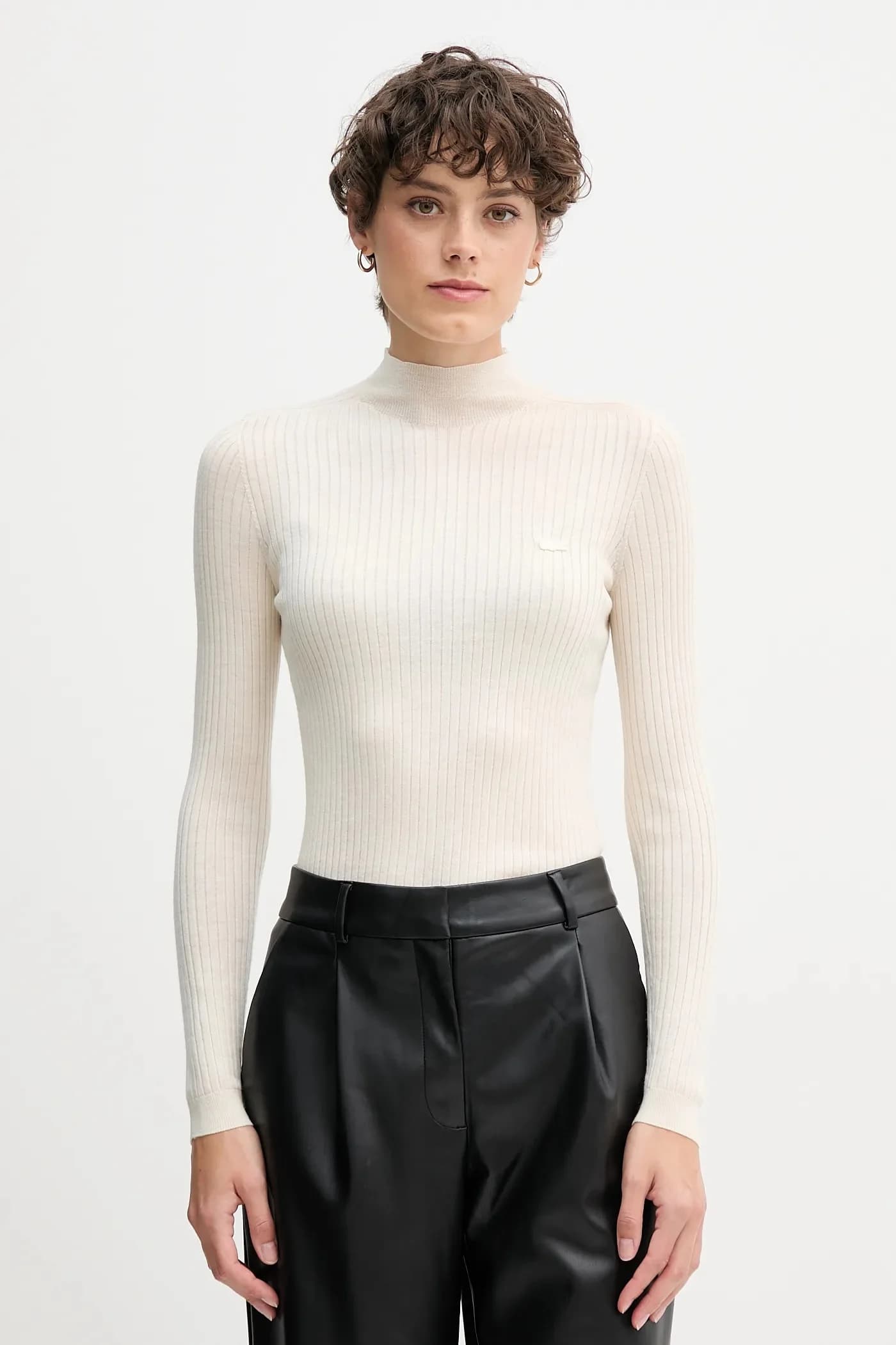 Шерстяной свитер