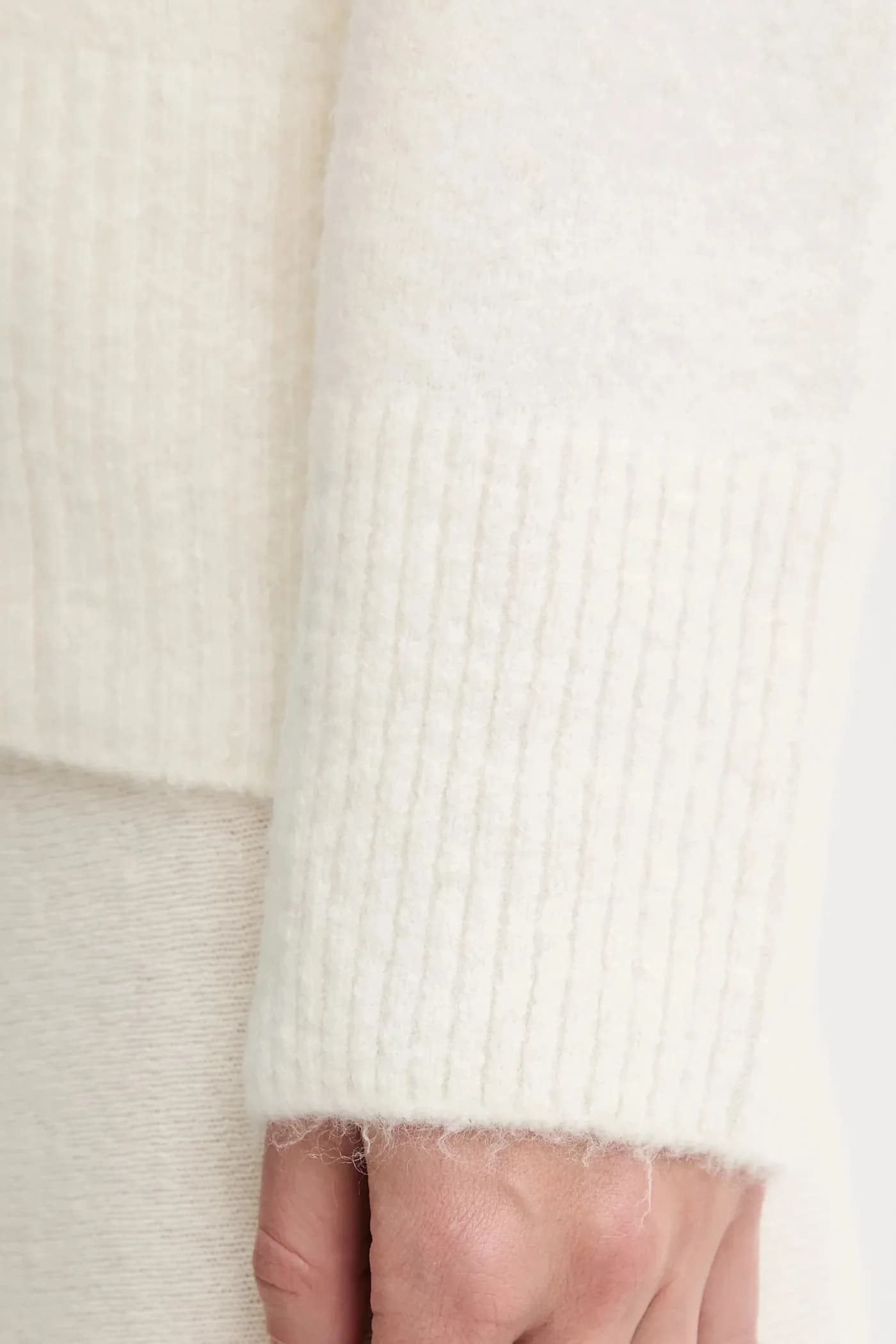 Свитер - фото 5