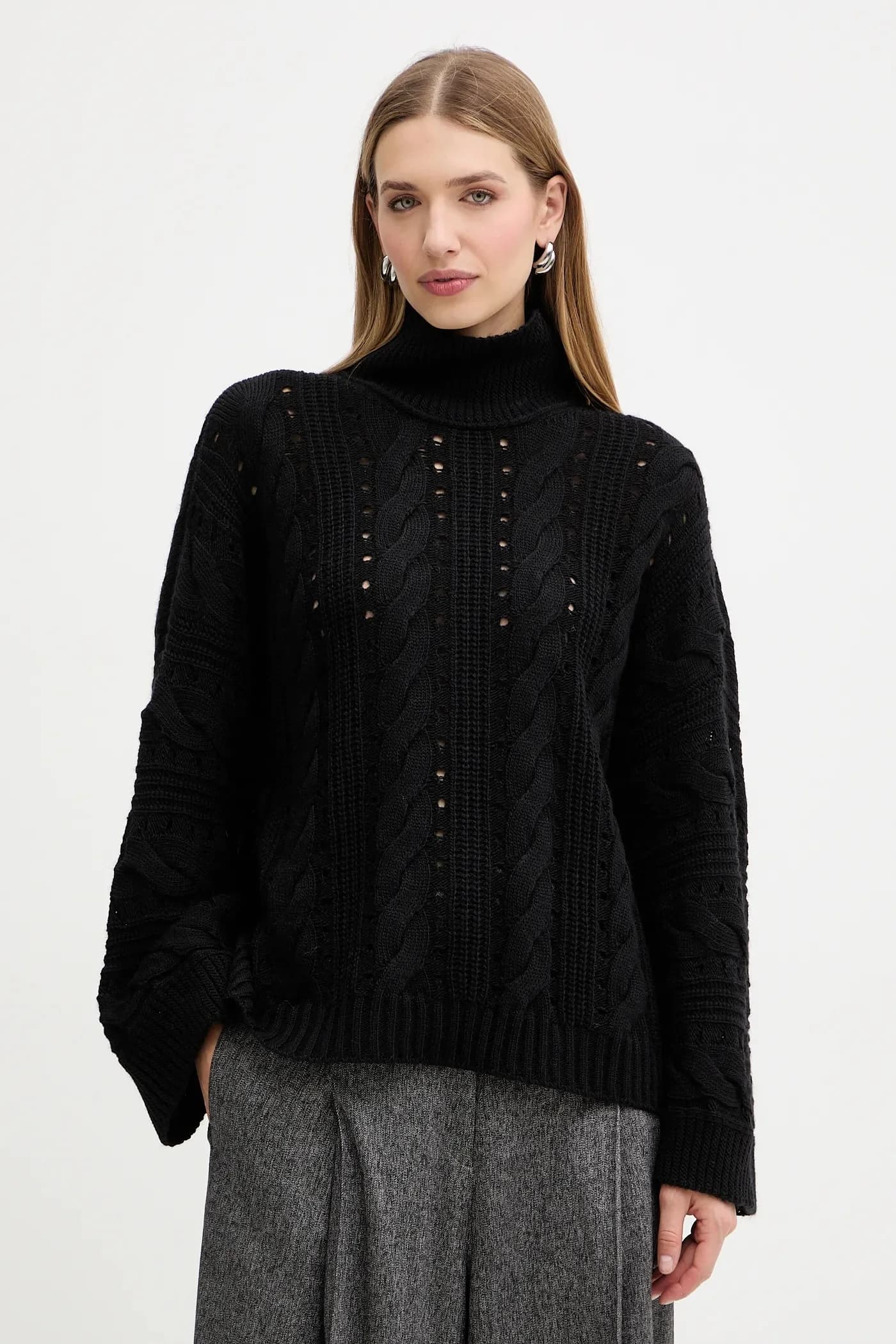 Шерстяной свитер