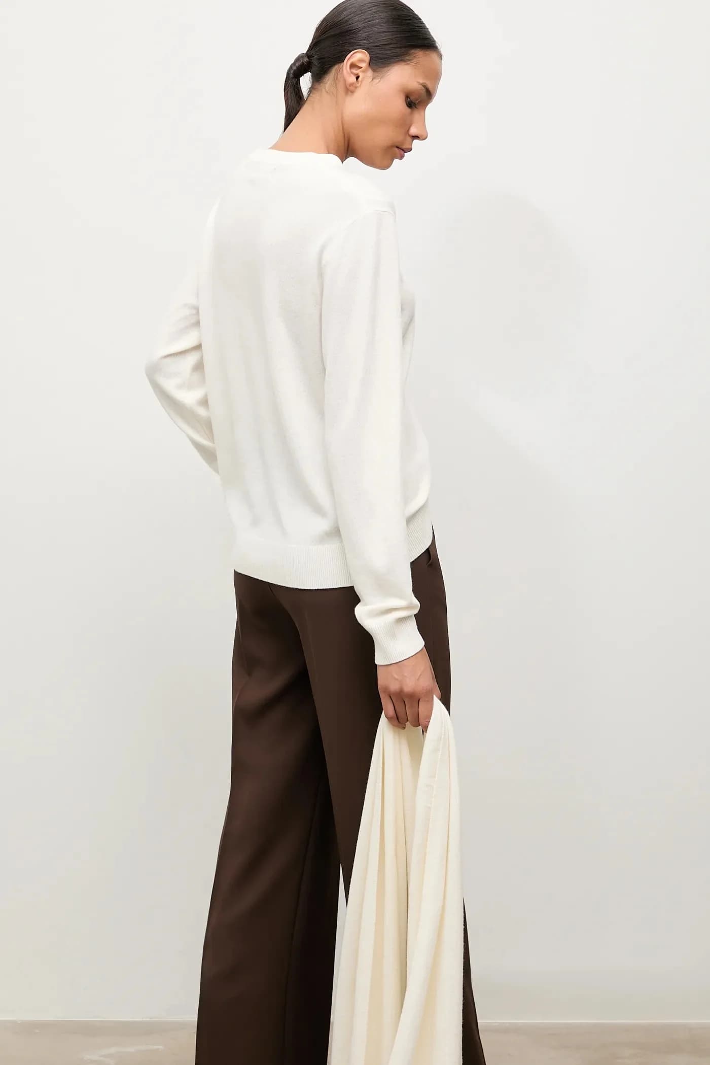 Свитер из мериносовой шерсти с шарфом - фото 3