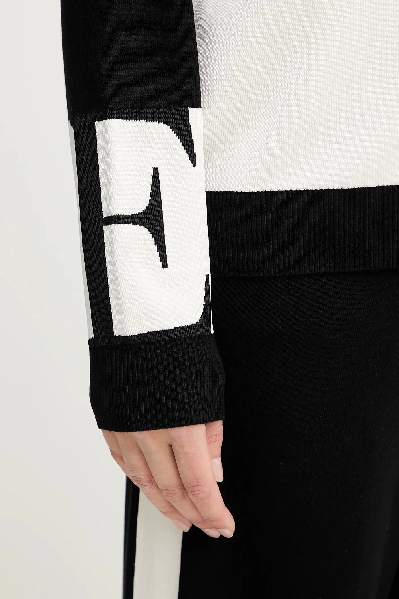 Свитер - фото 5