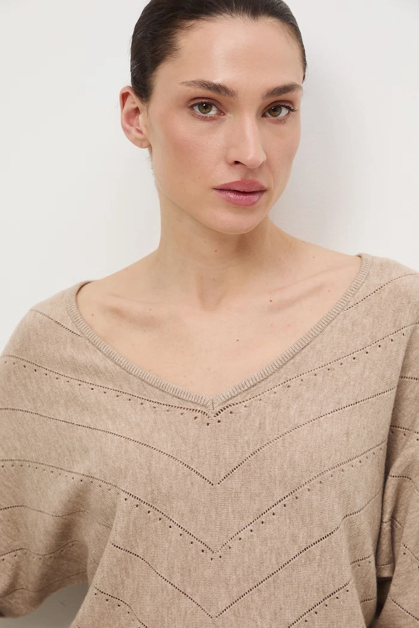 Женский ажурный свитер - фото 4