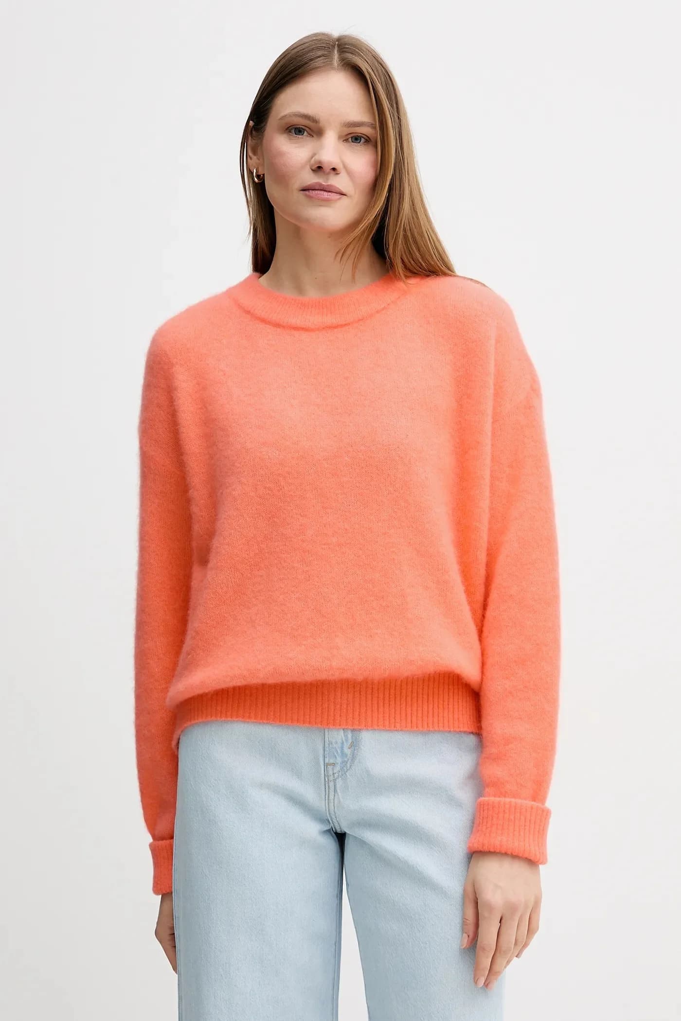 Шерстяной свитер