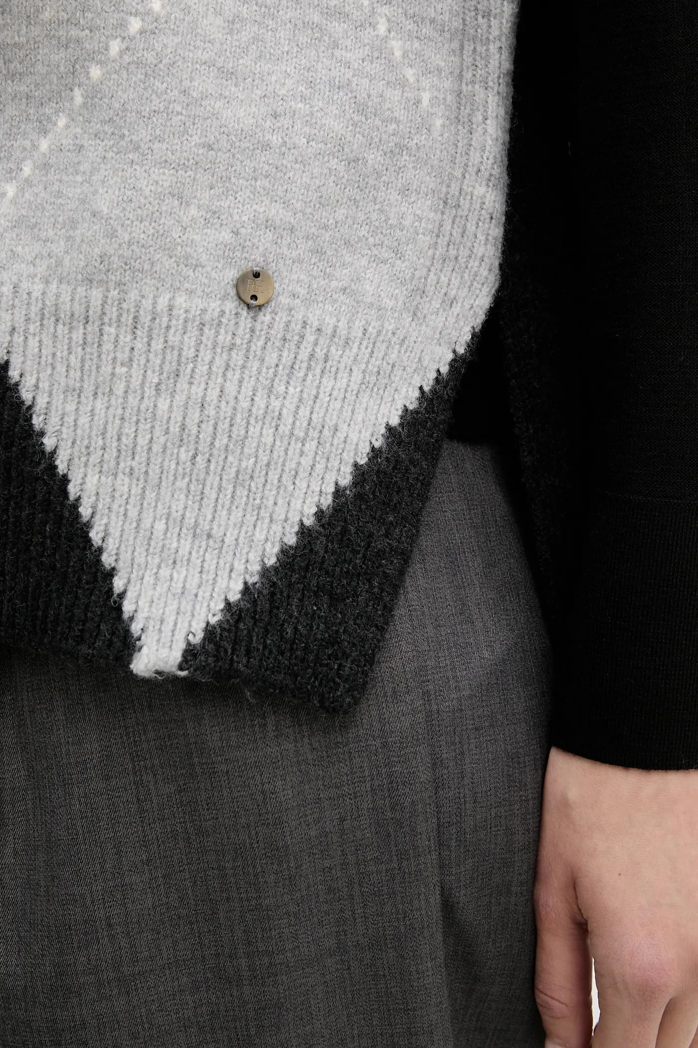 Жилет из смесовой шерсти - фото 6