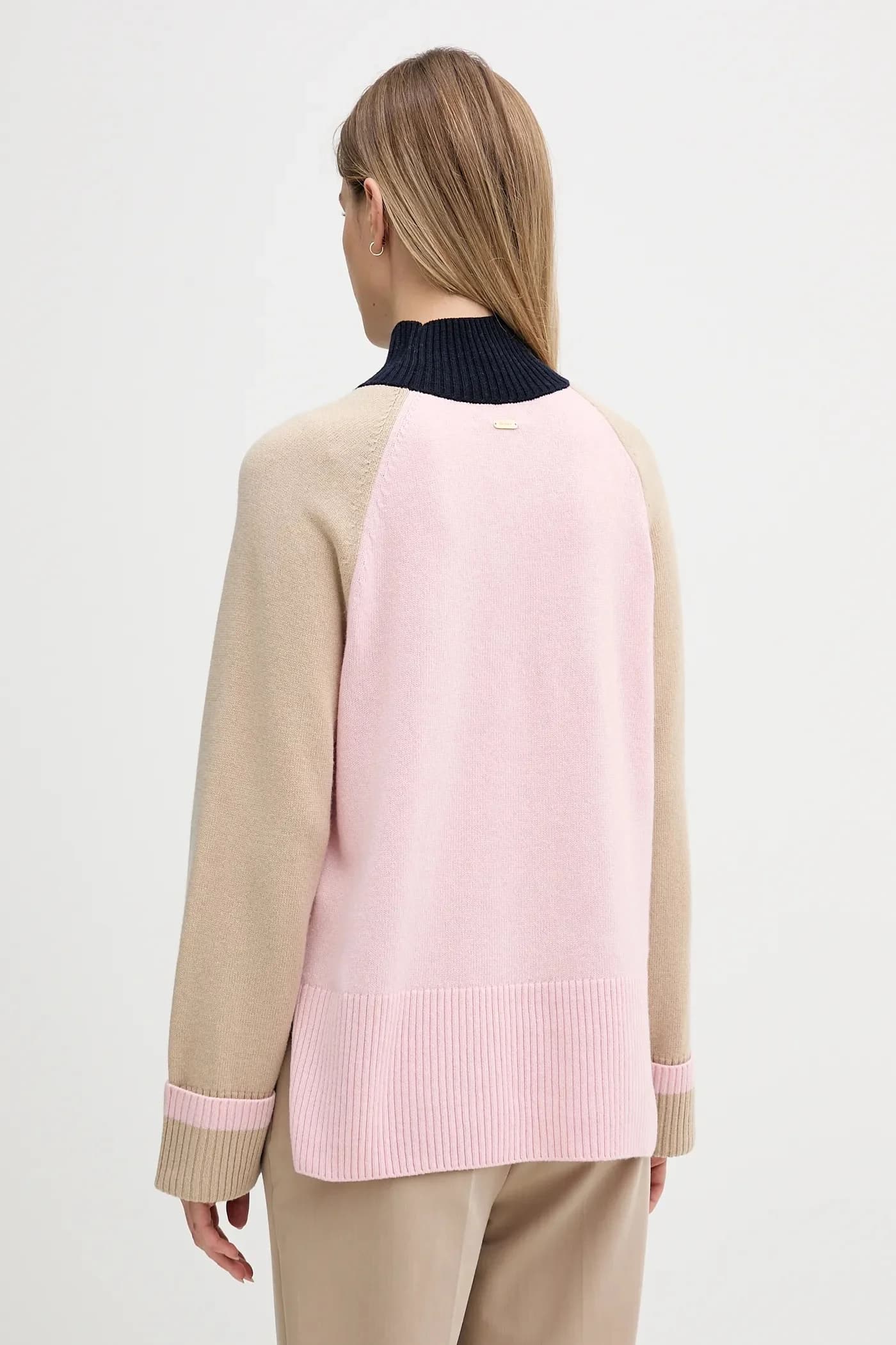 Свитер из шерсти крапивника - фото 3