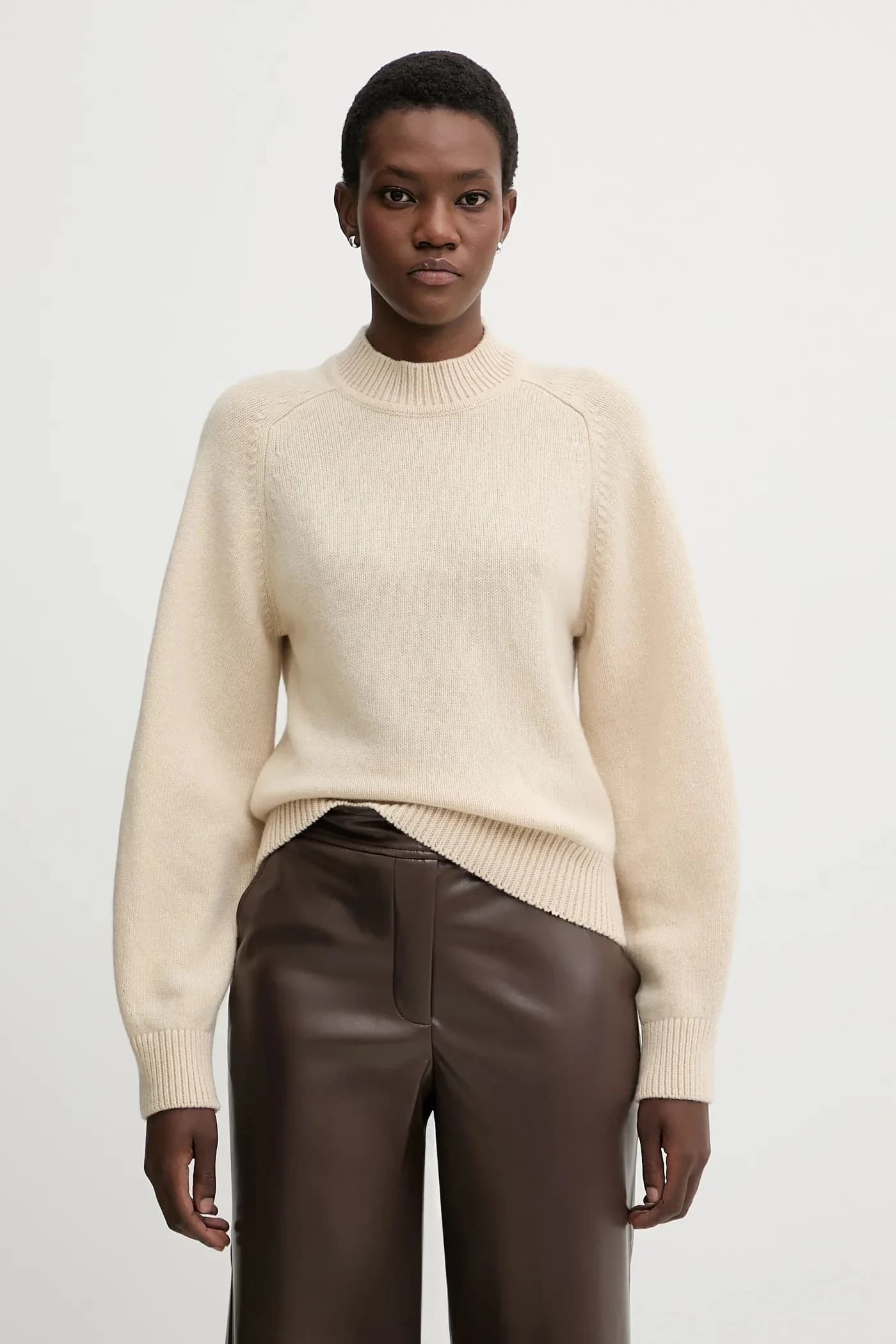 Шерстяной свитер