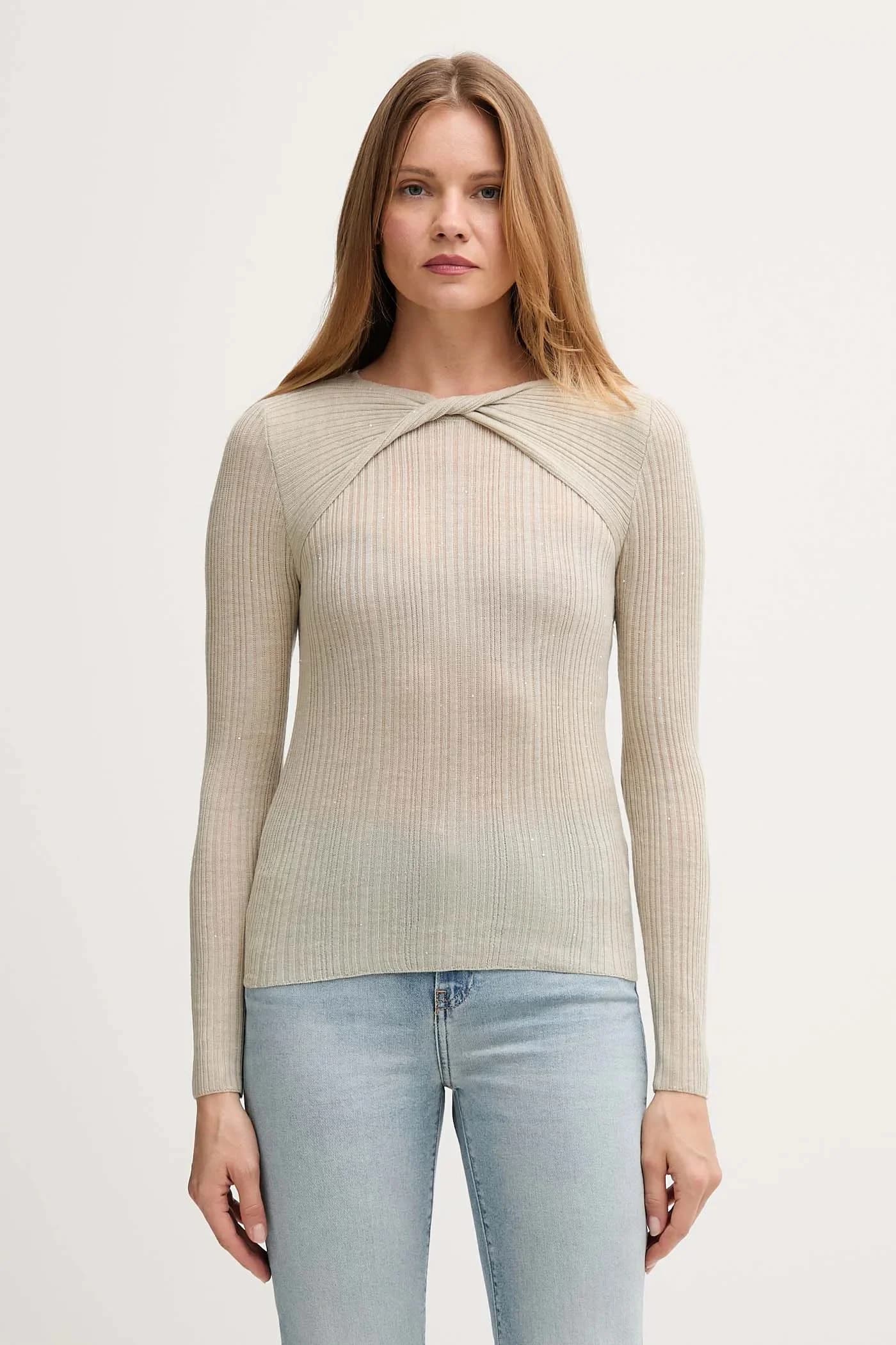 Шерстяной свитер