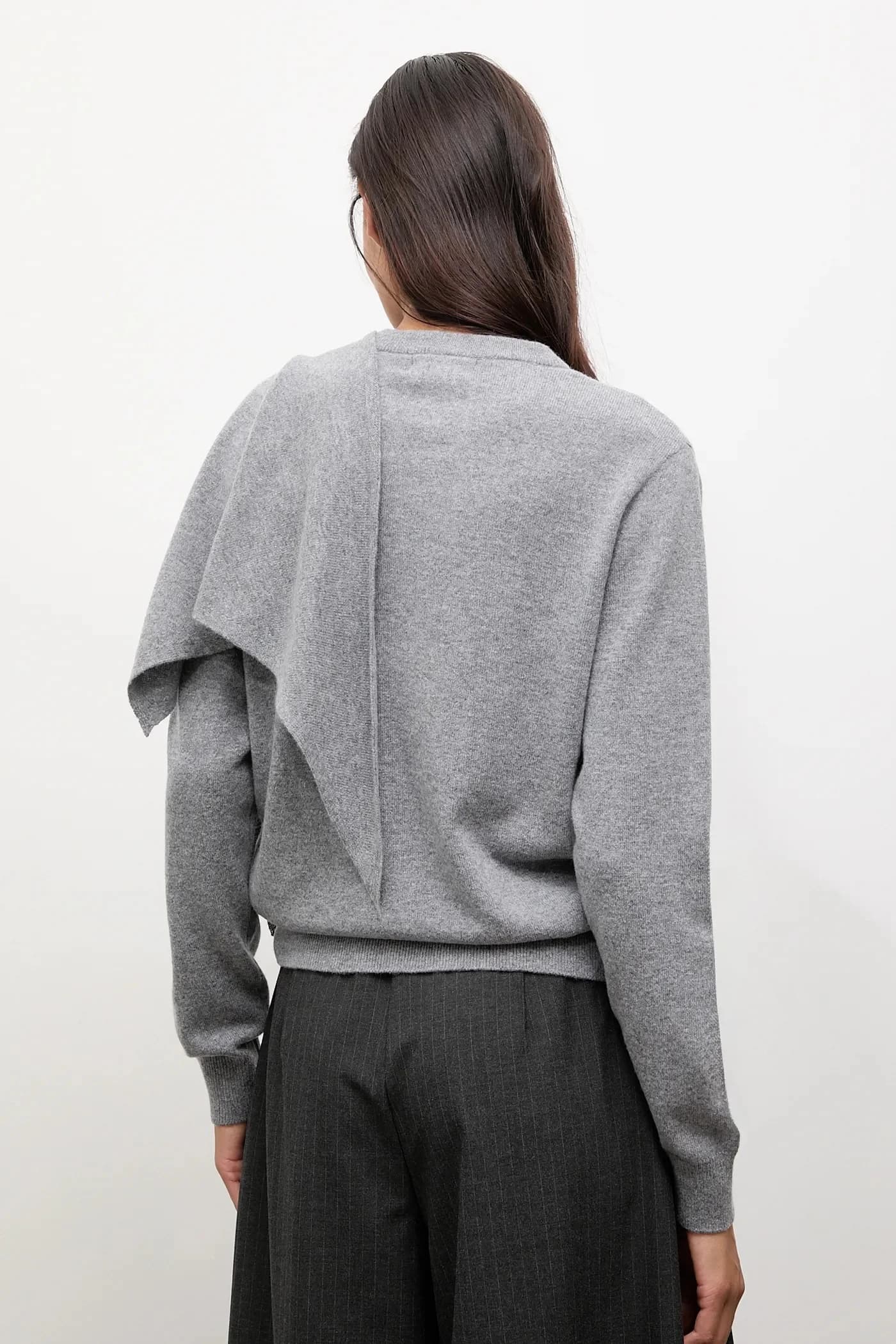 Свитер из мериносовой шерсти с шарфом - фото 3