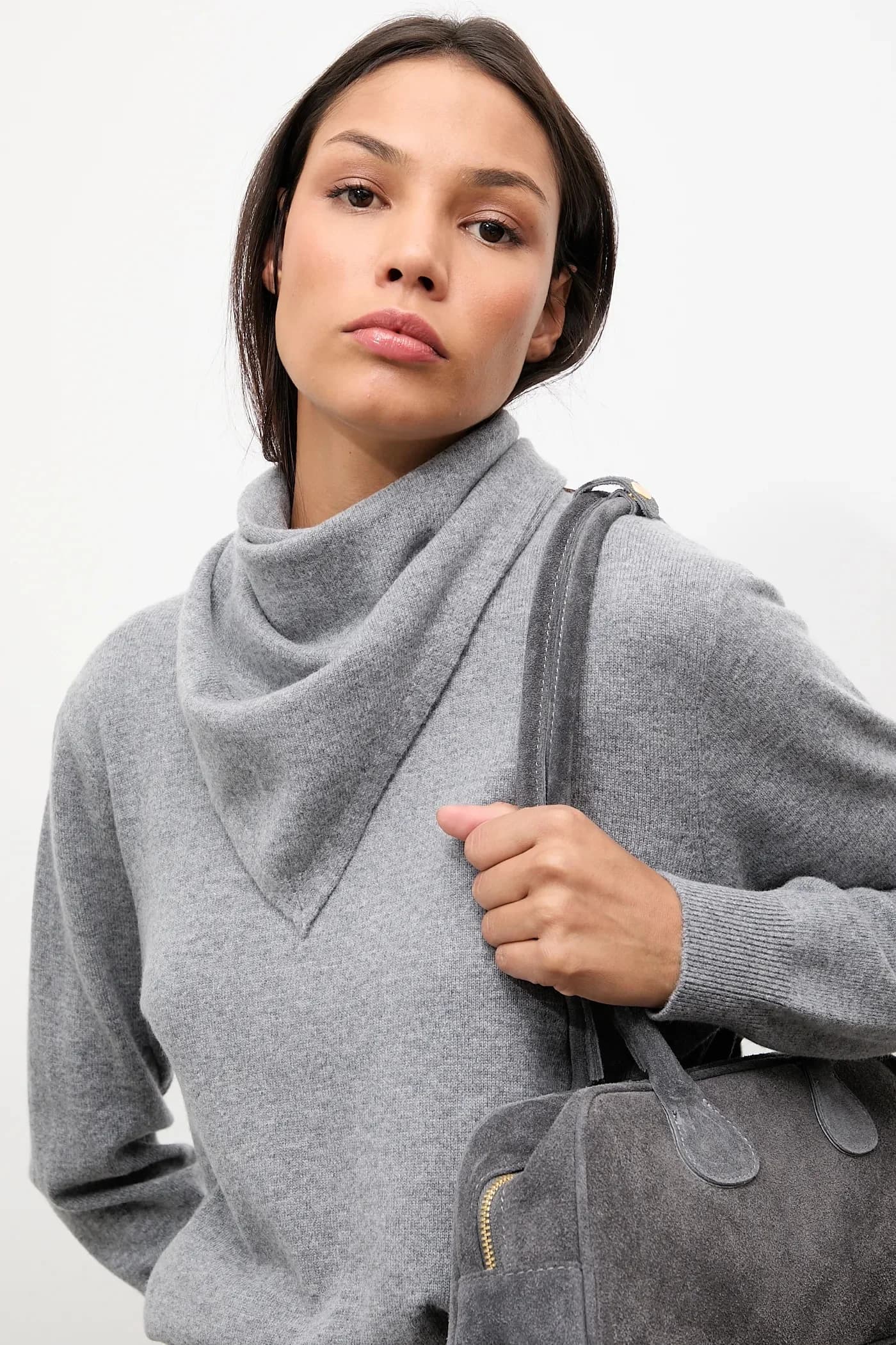 Свитер из мериносовой шерсти с шарфом - фото 5