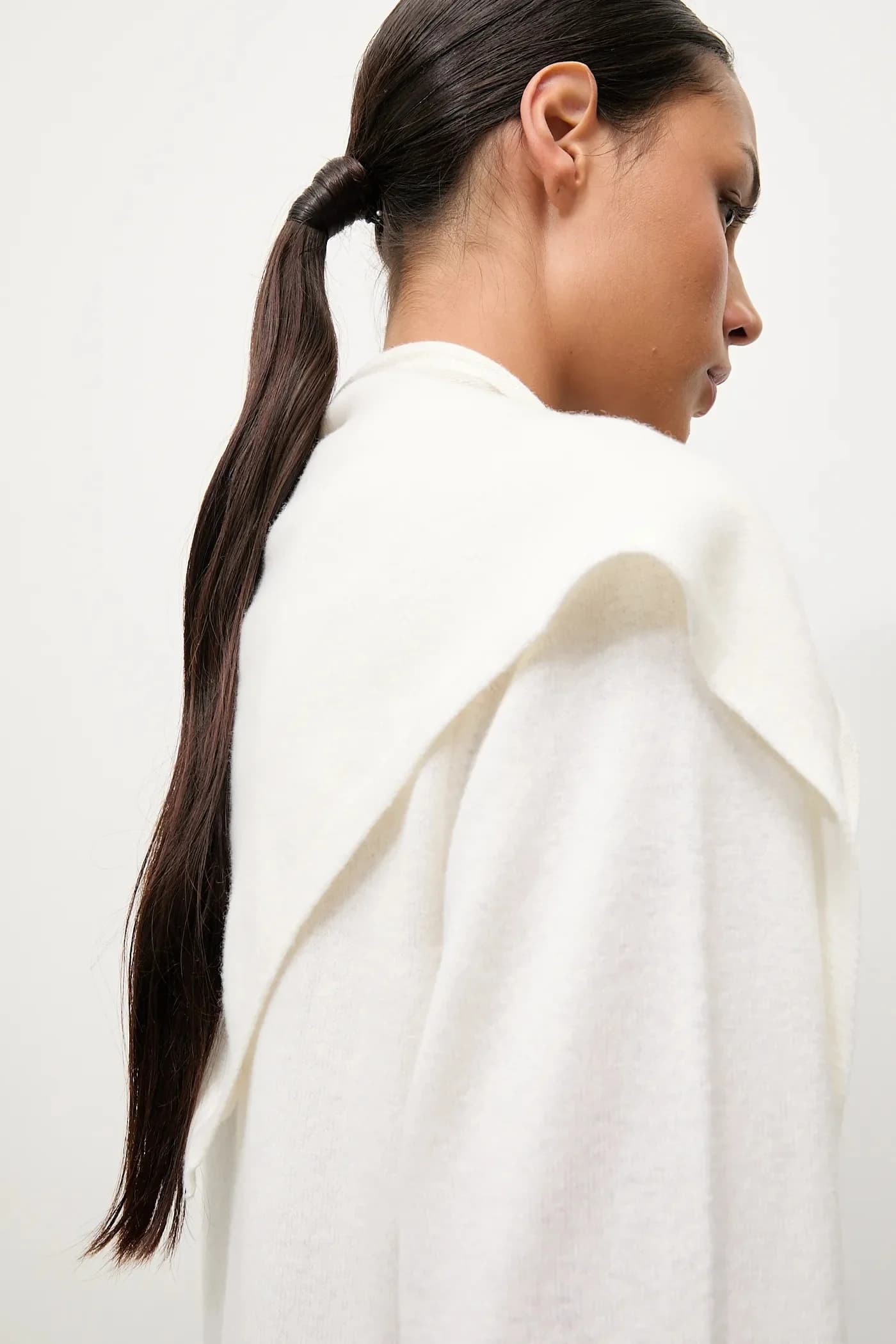 Свитер из мериносовой шерсти с шарфом - фото 5