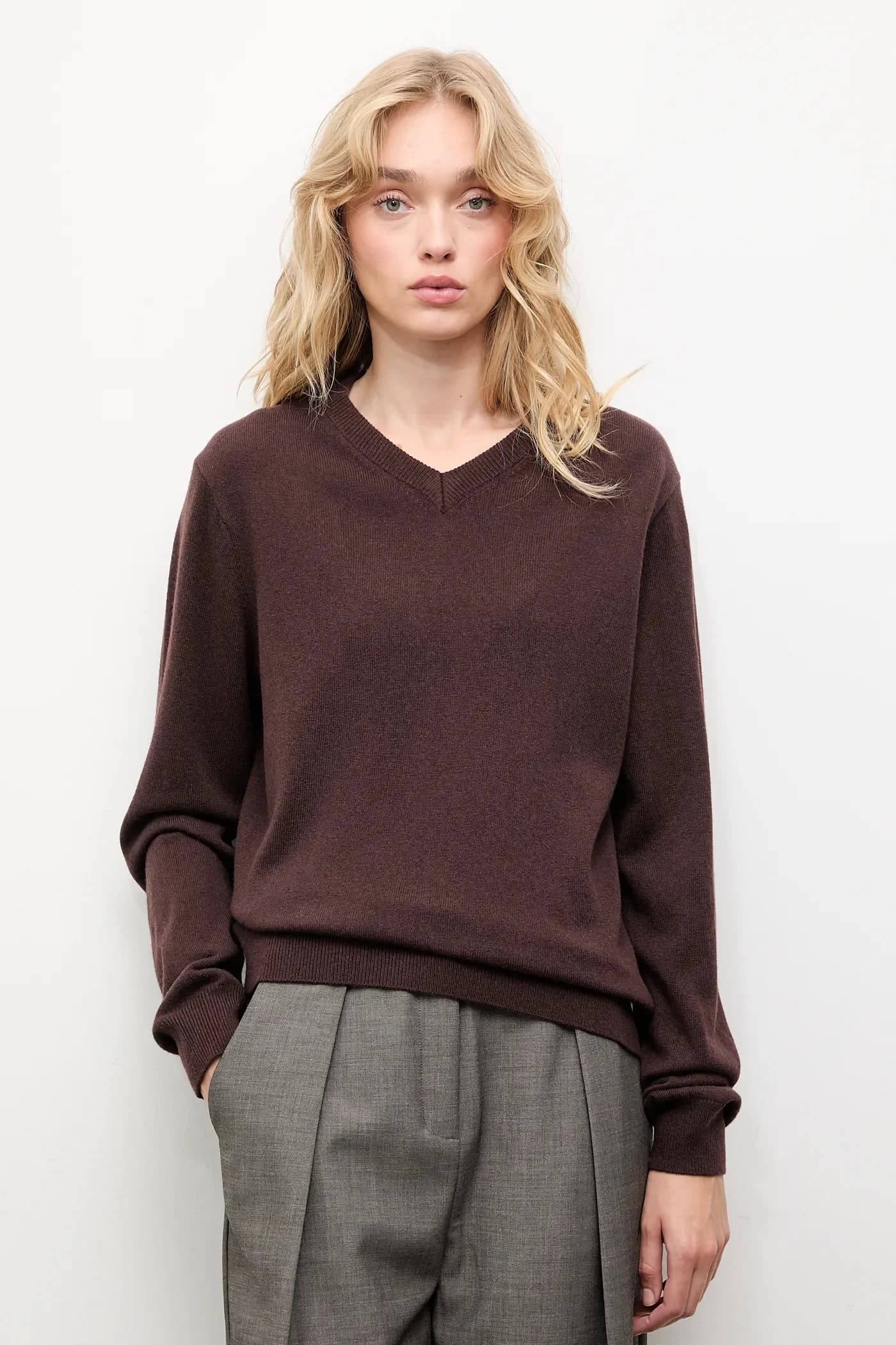 Свитер из мериносовой шерсти с шарфом - фото 4