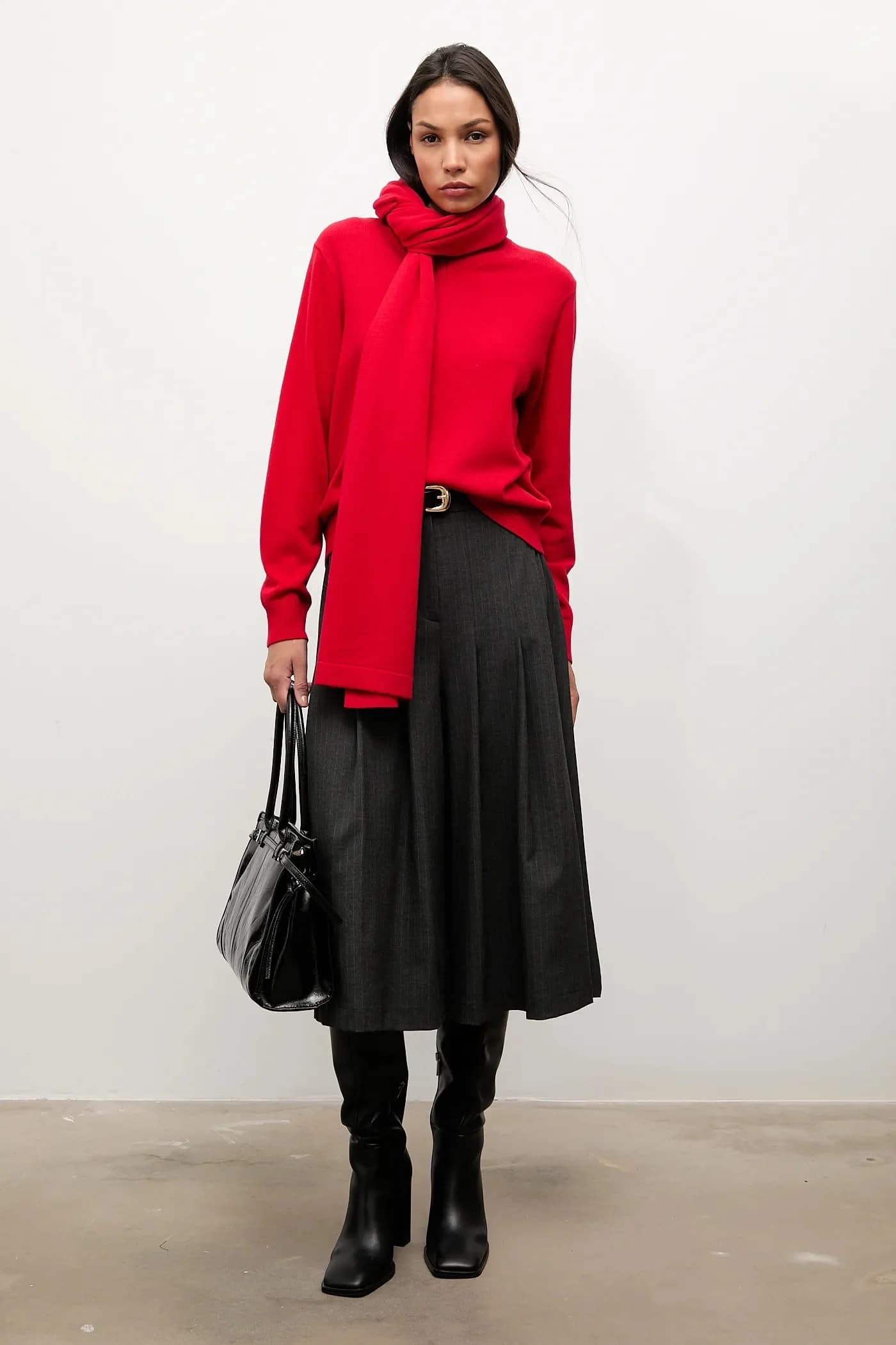 Свитер из мериносовой шерсти с шарфом