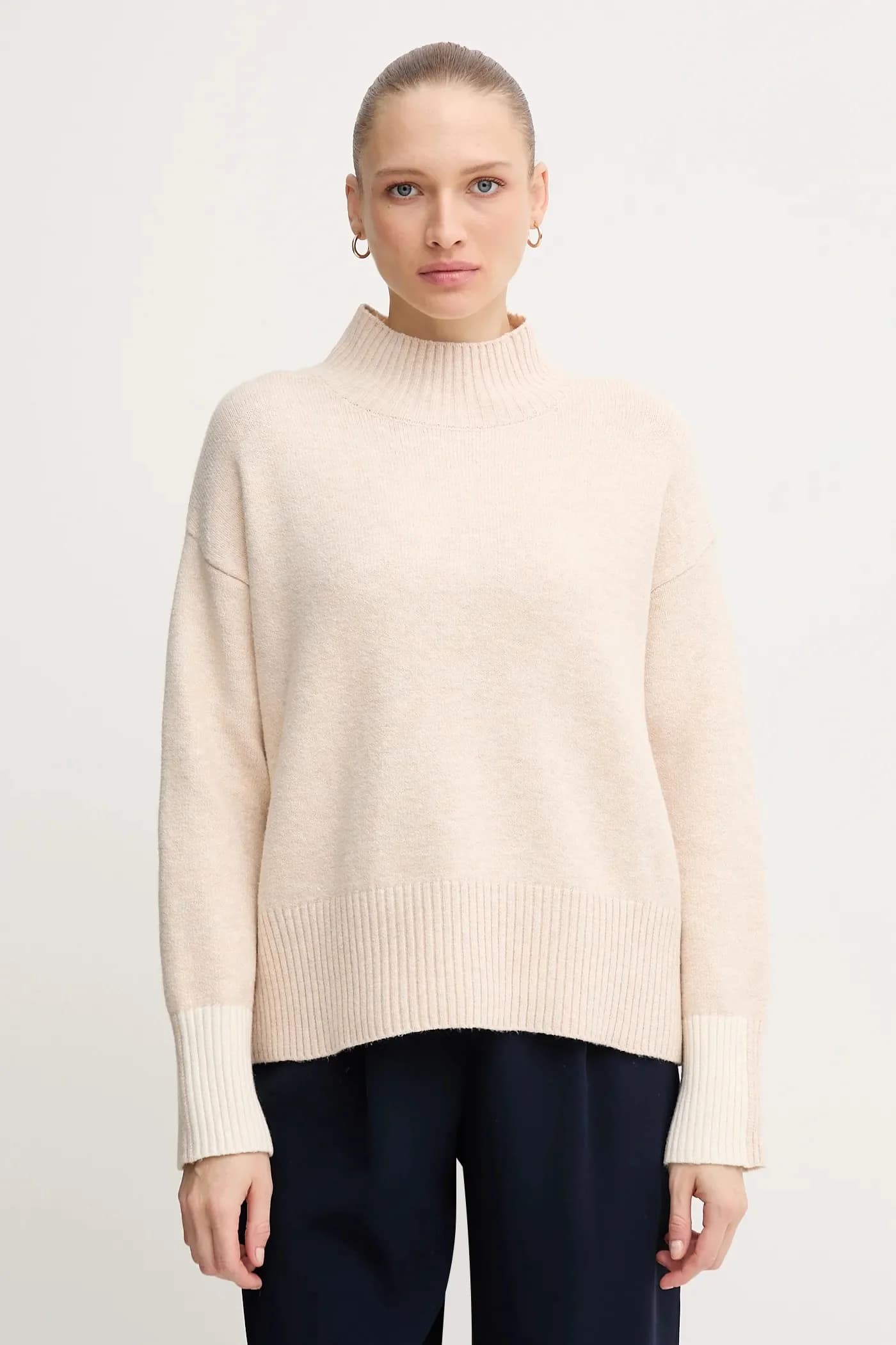 Свитер из смесовой шерсти