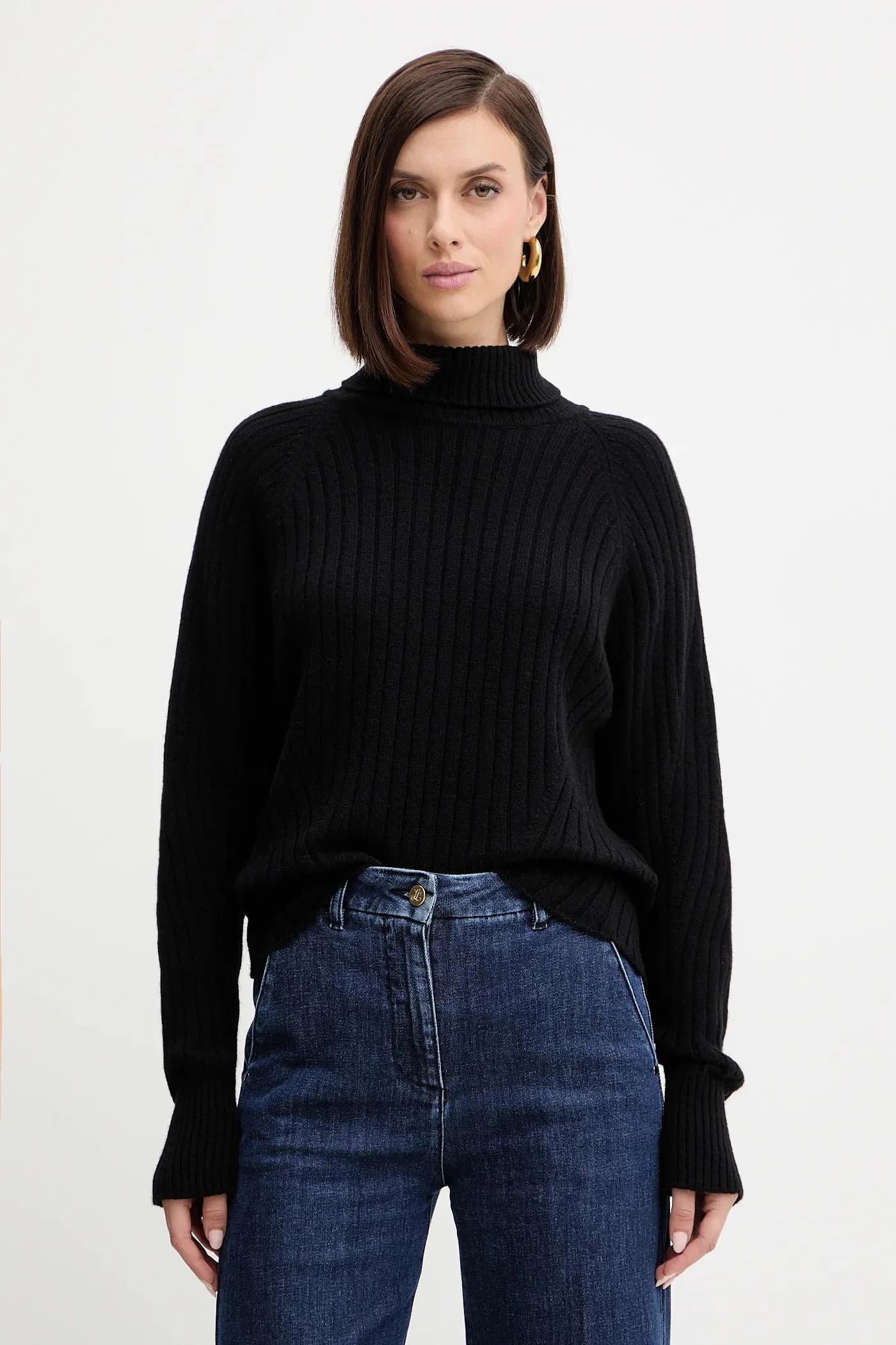 Шерстяной свитер