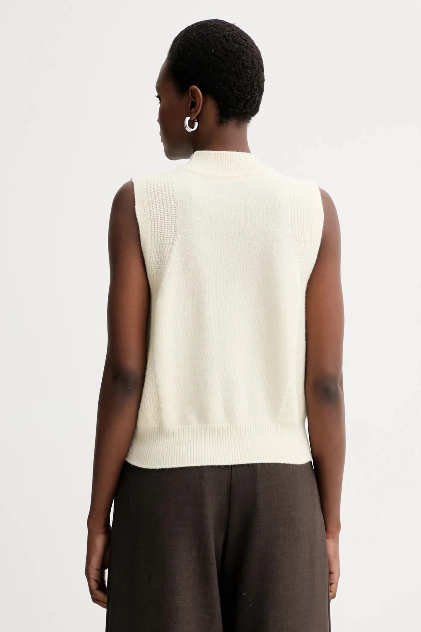 Шерстяной жилет - фото 3