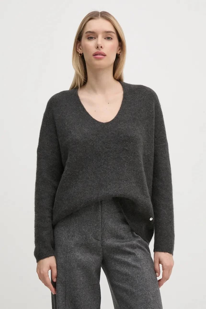 Шерстяной свитер