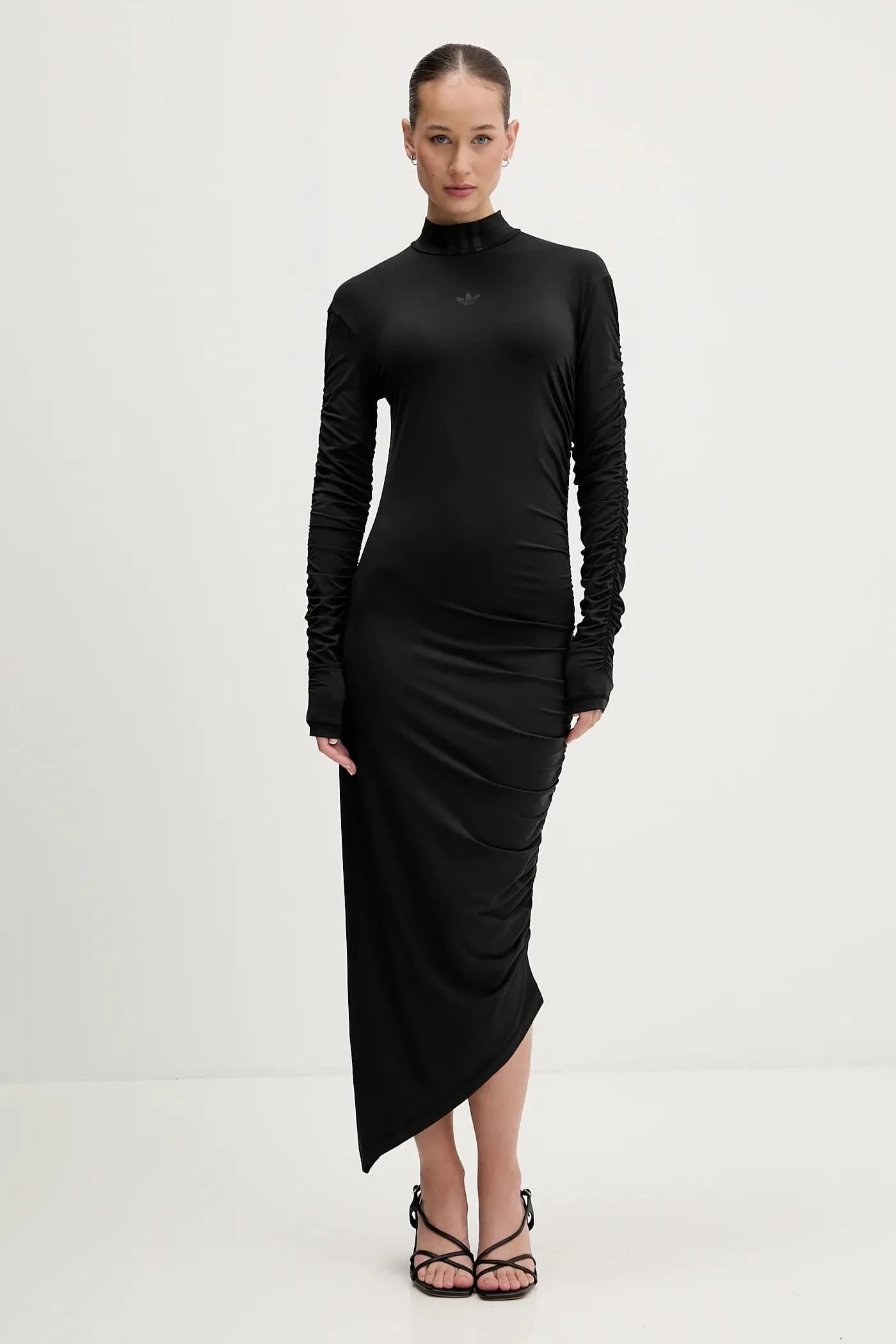 Платье со сборками