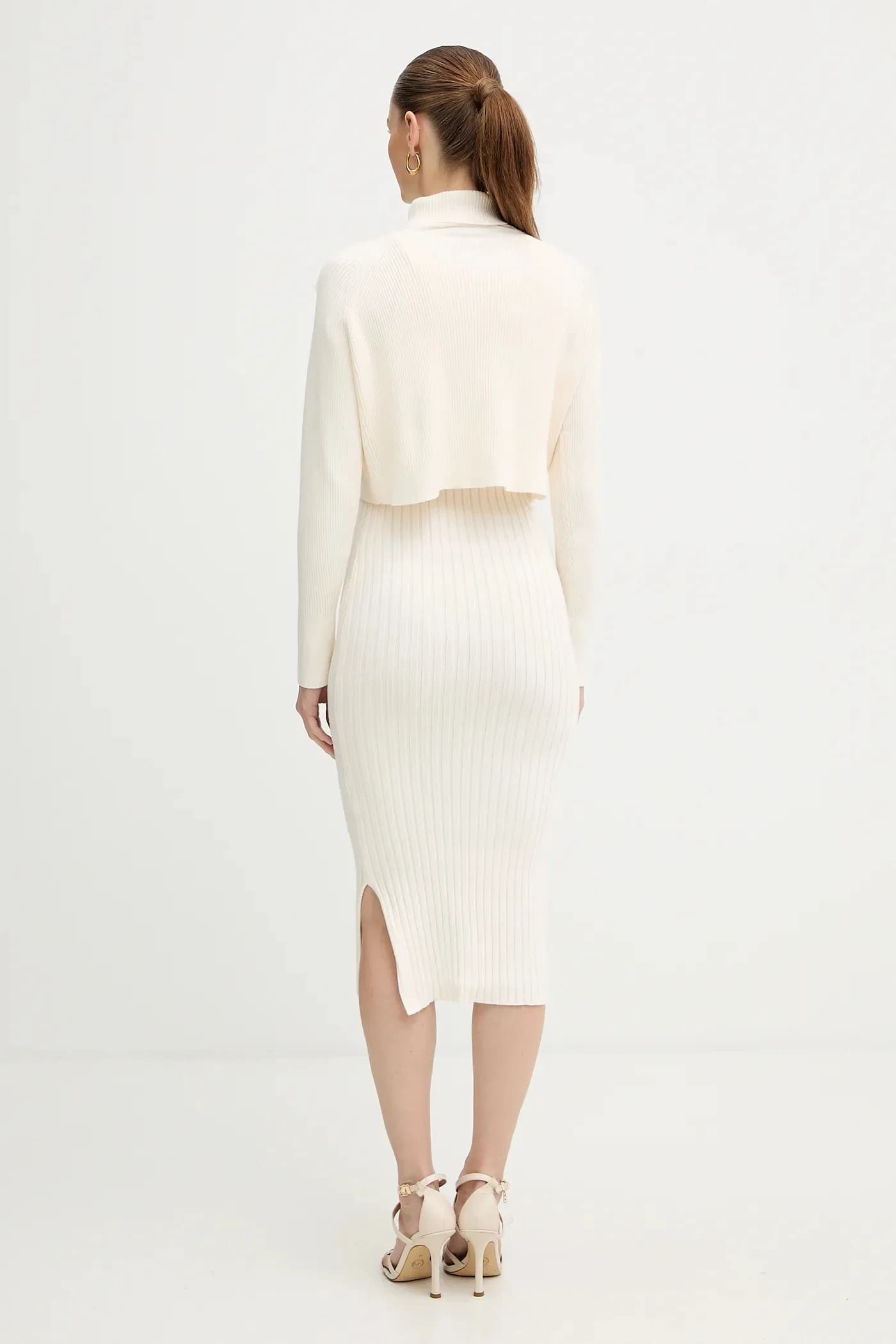 Платье и свитер - фото 3