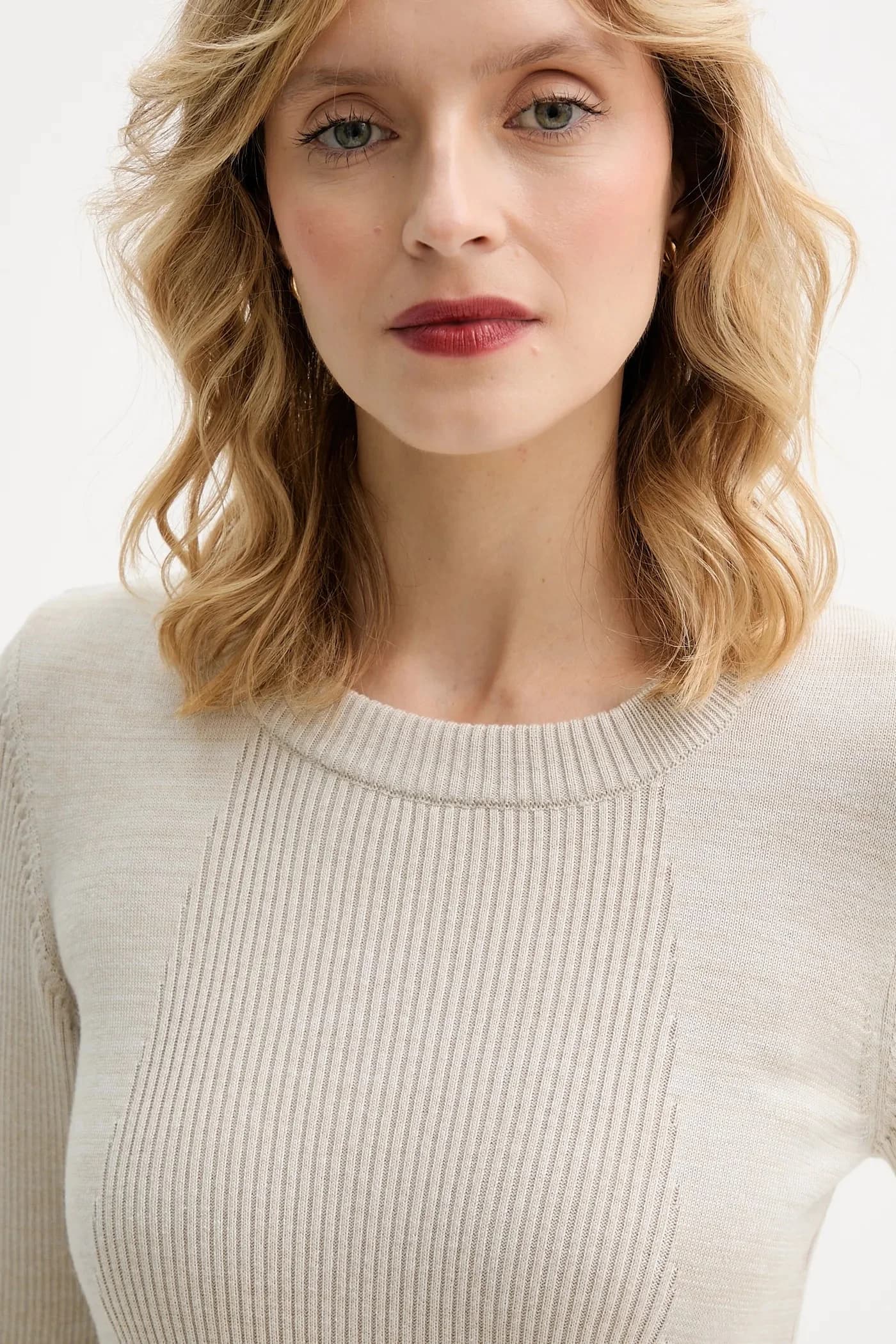 Узкий свитер байкерской 3D-вязки - фото 4