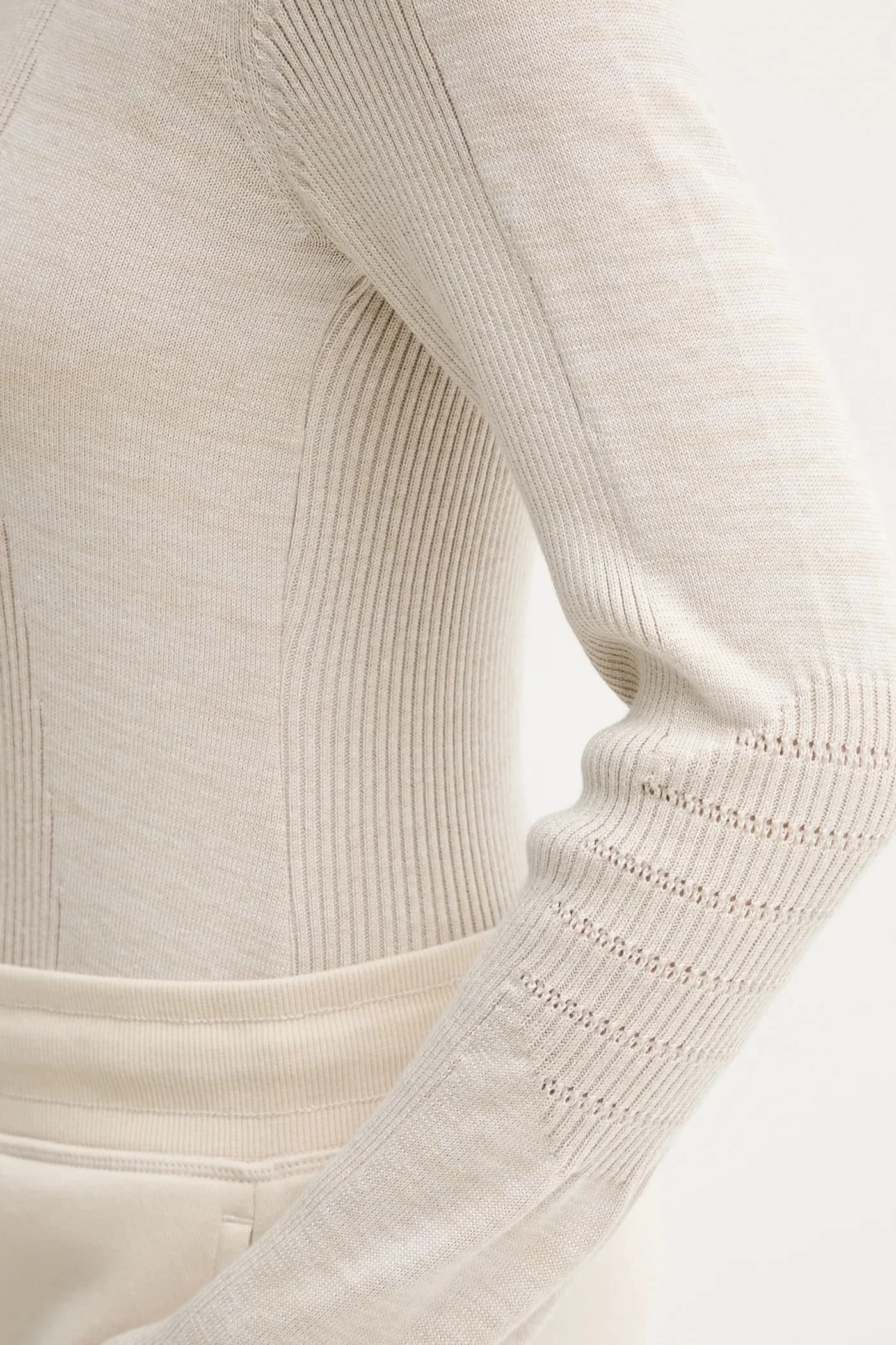 Узкий свитер байкерской 3D-вязки - фото 5