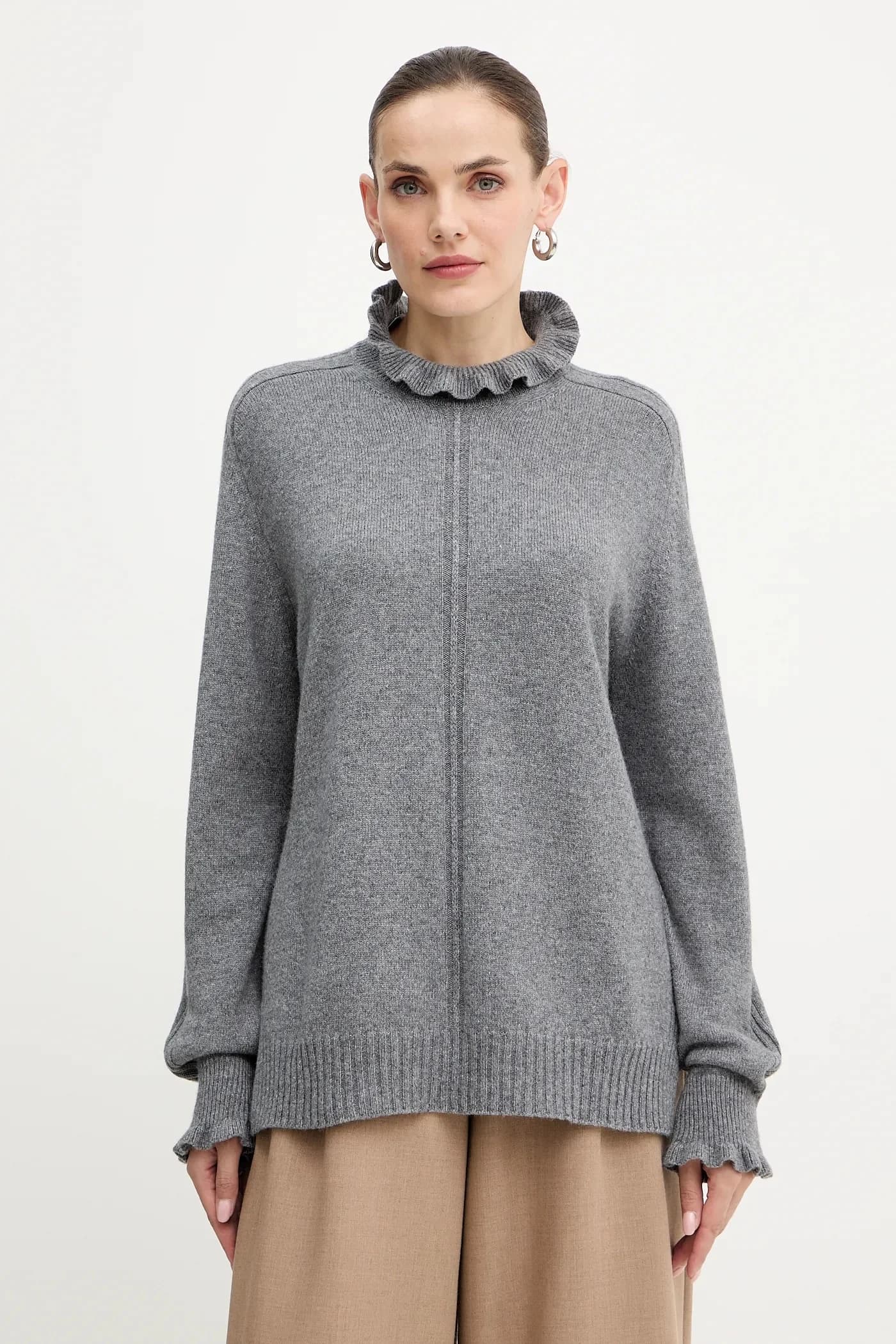 Шерстяной свитер