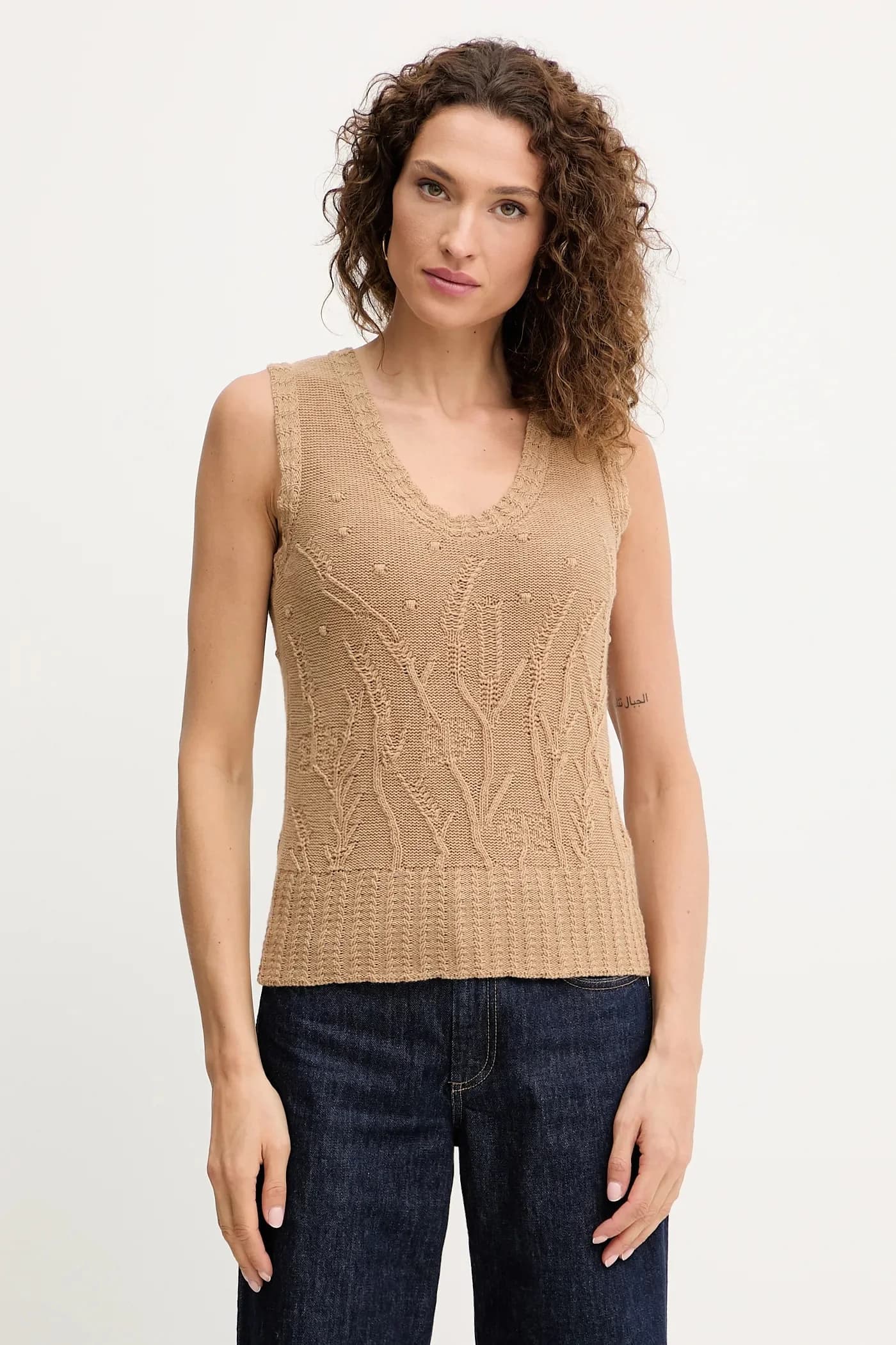 Шерстяной жилет