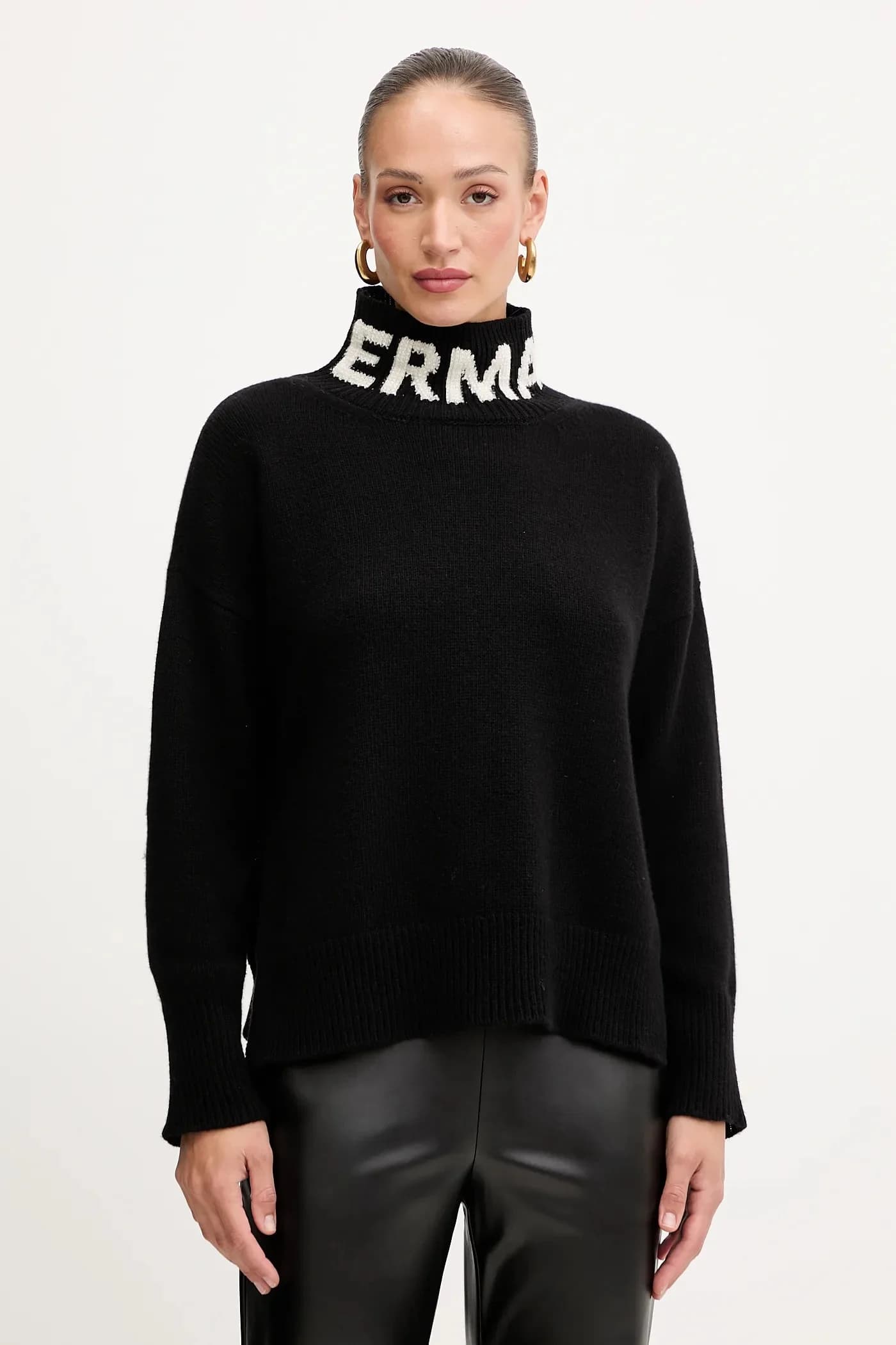 Шерстяной свитер