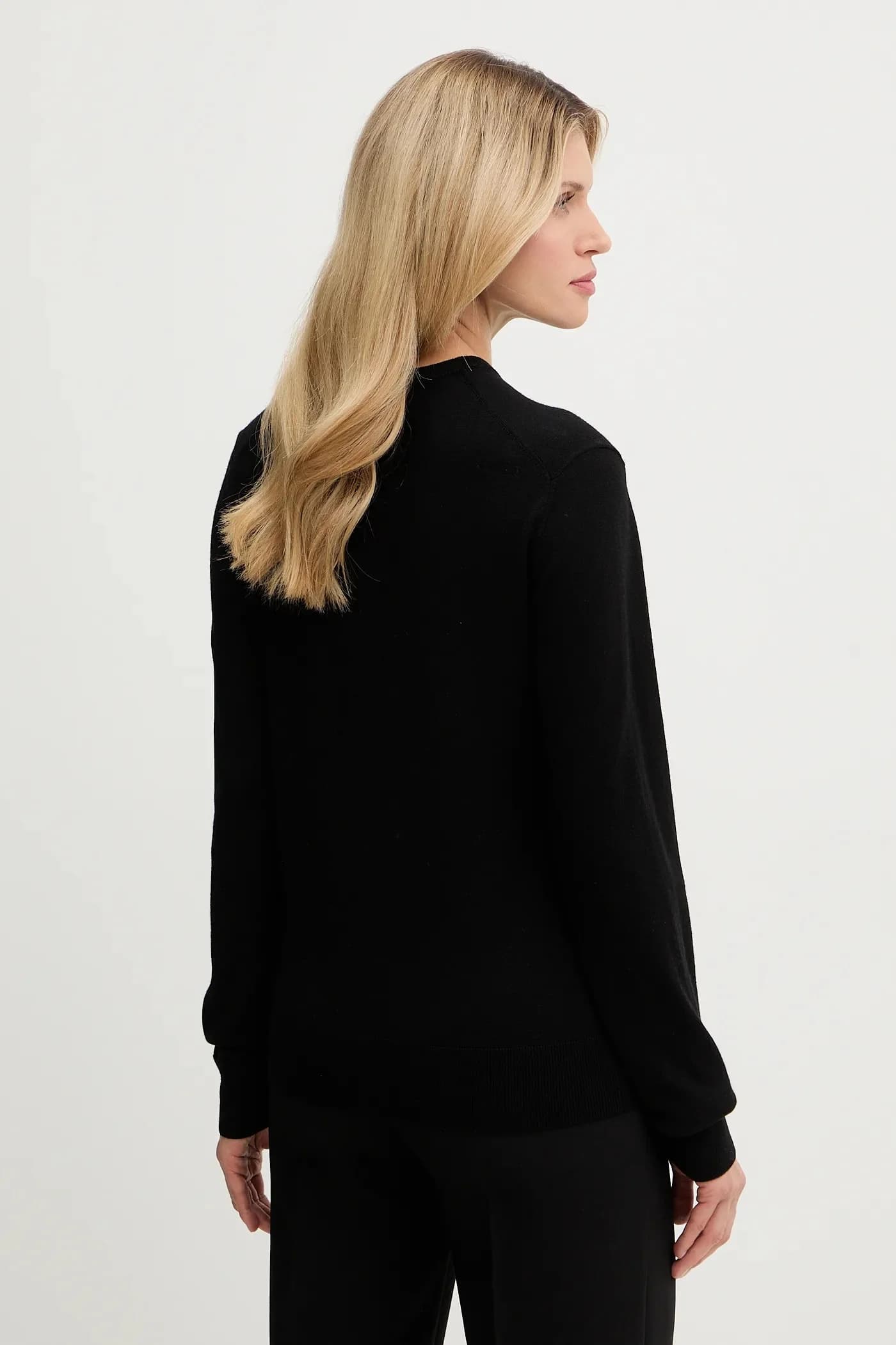 Классический шерстяной свитер - фото 3