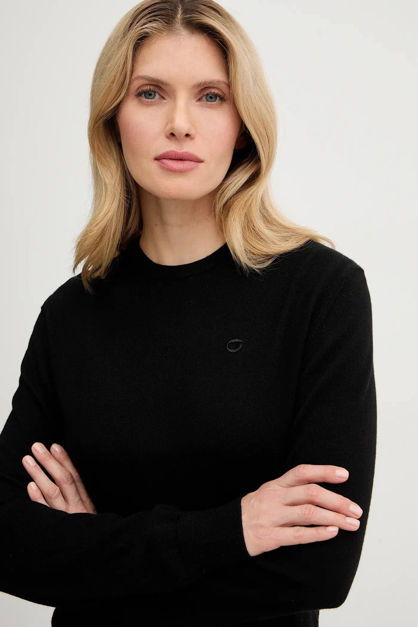 Классический шерстяной свитер - фото 4